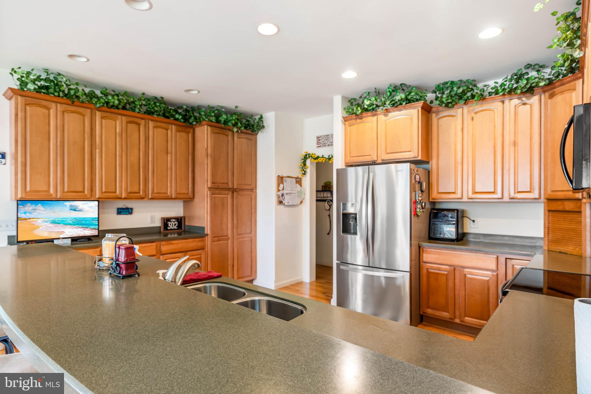 BAY COLONY - Residential