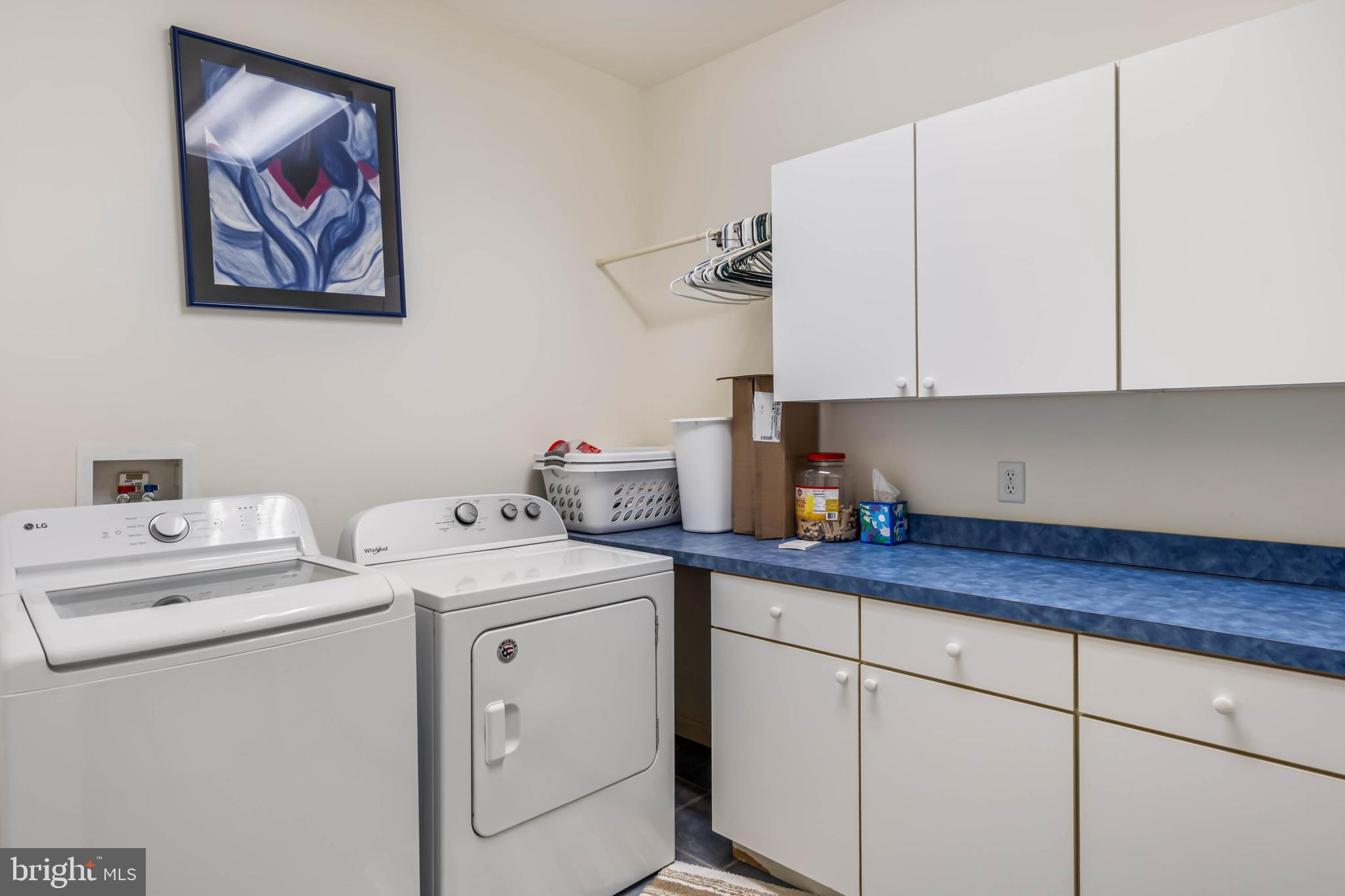 BAY COLONY - Residential