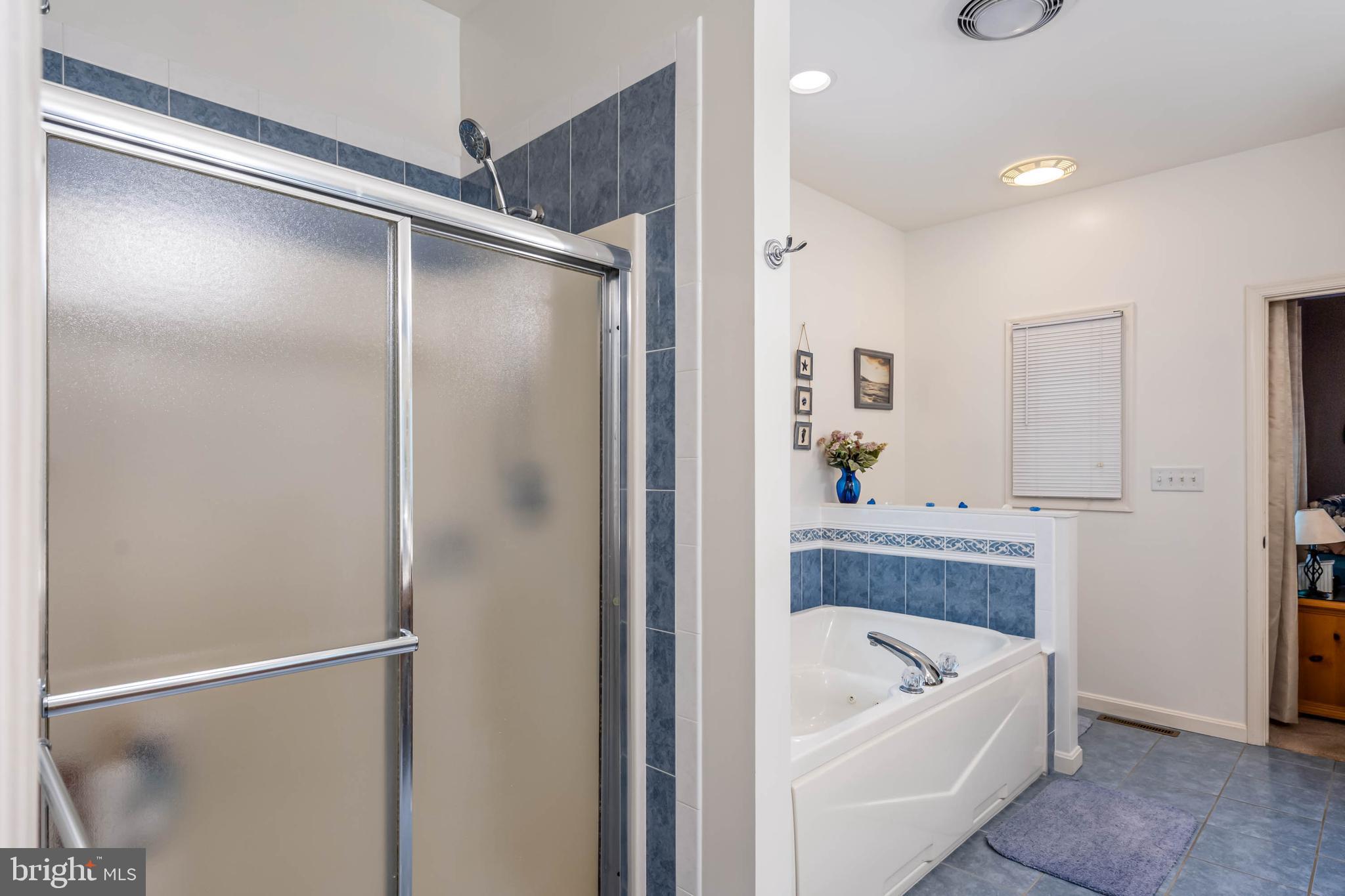 BAY COLONY - Residential