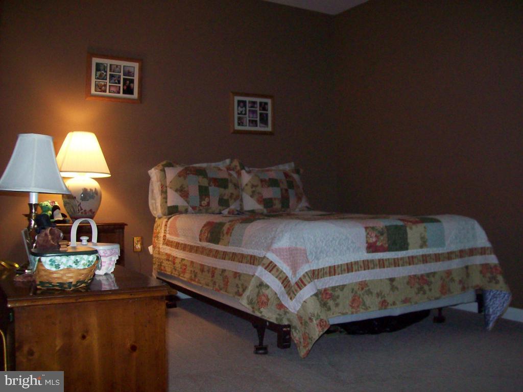 CEDAR HOLLOW - Residential
