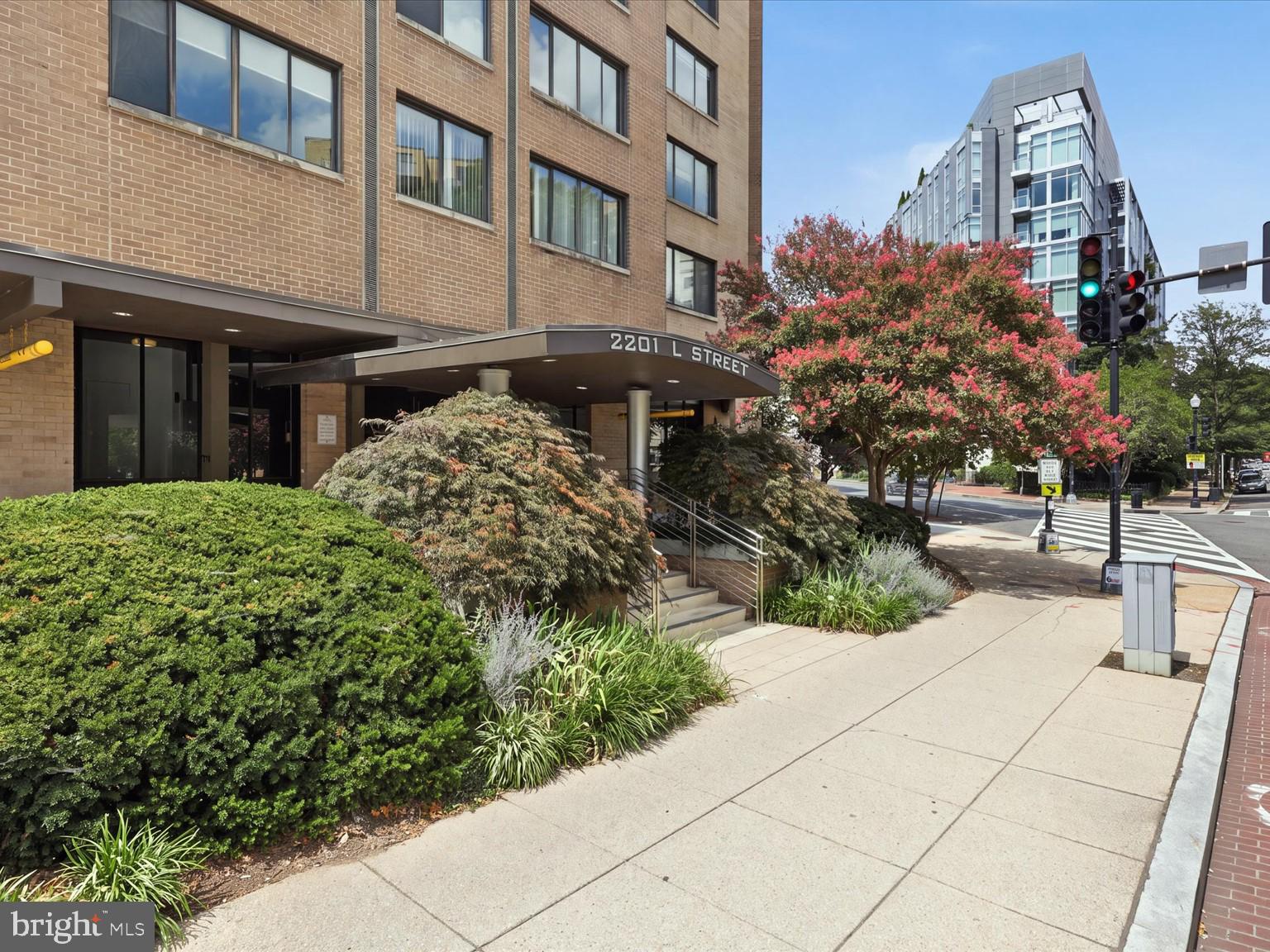2201 L STREET NW 409