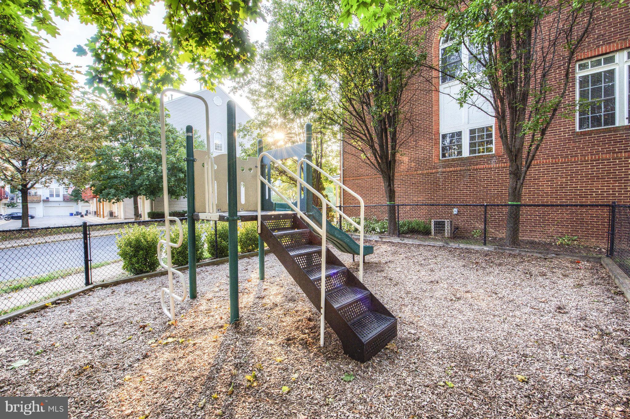 CEDAR LAKES - Residential