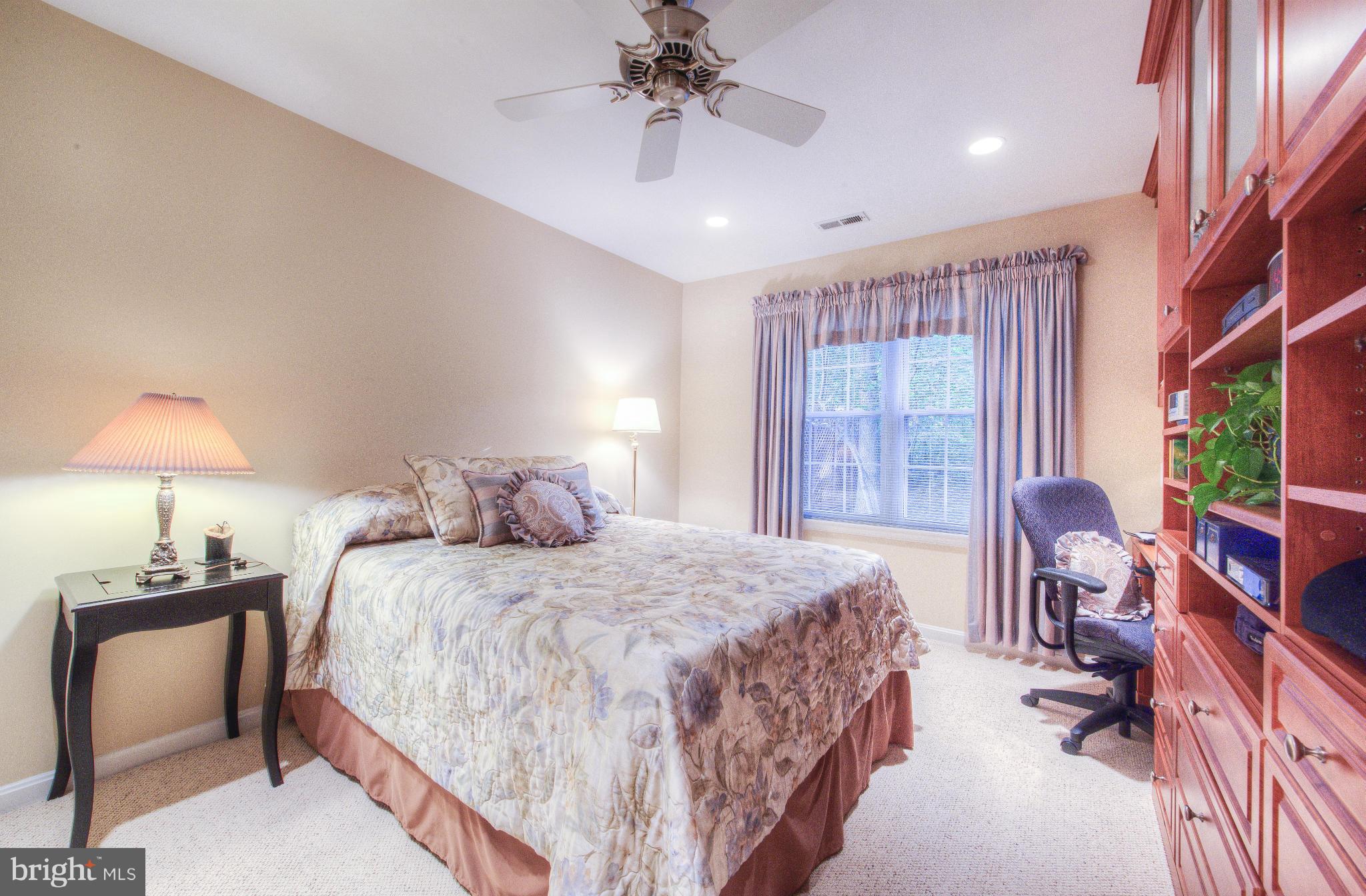 CEDAR LAKES - Residential