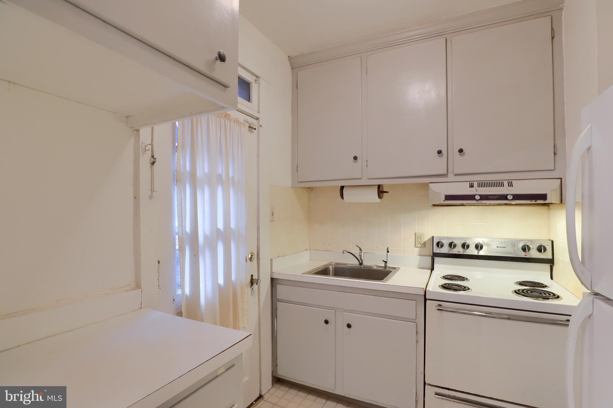 CHESTNUT HILL - Residential Income