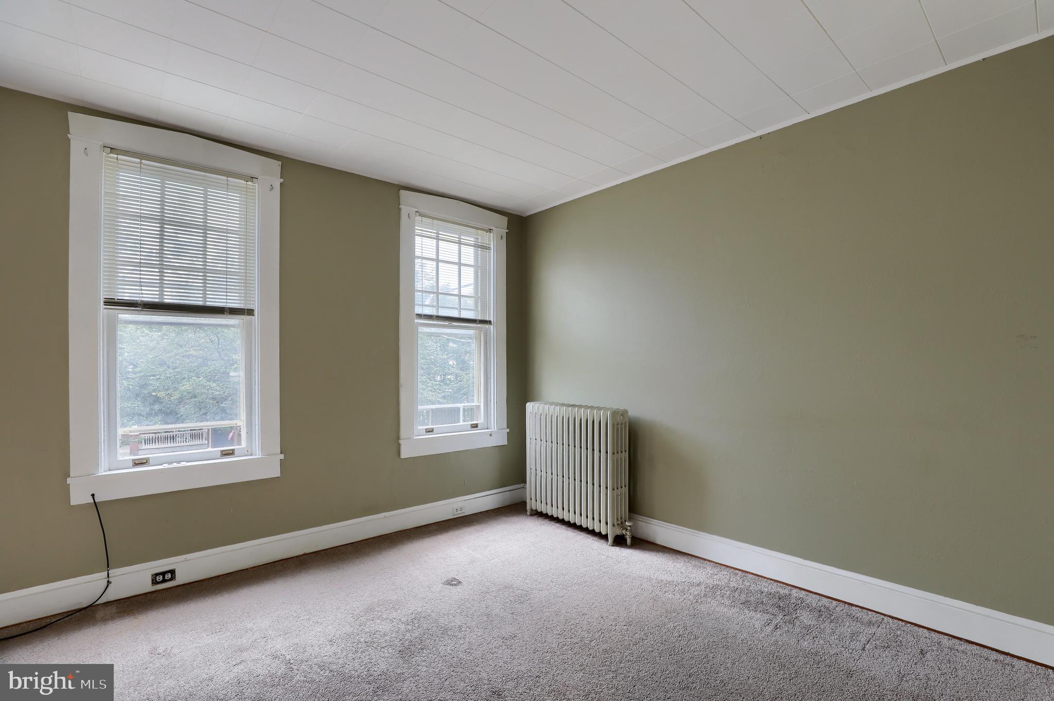 CHESTNUT HILL - Residential Income