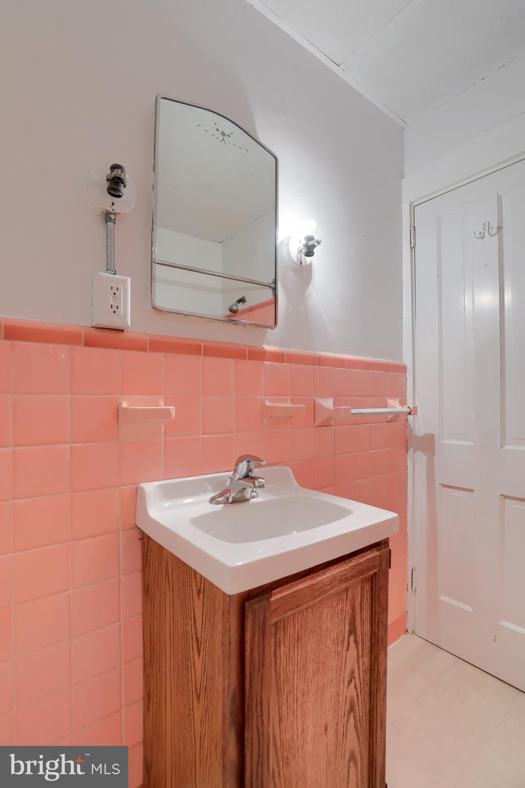 CHESTNUT HILL - Residential Income