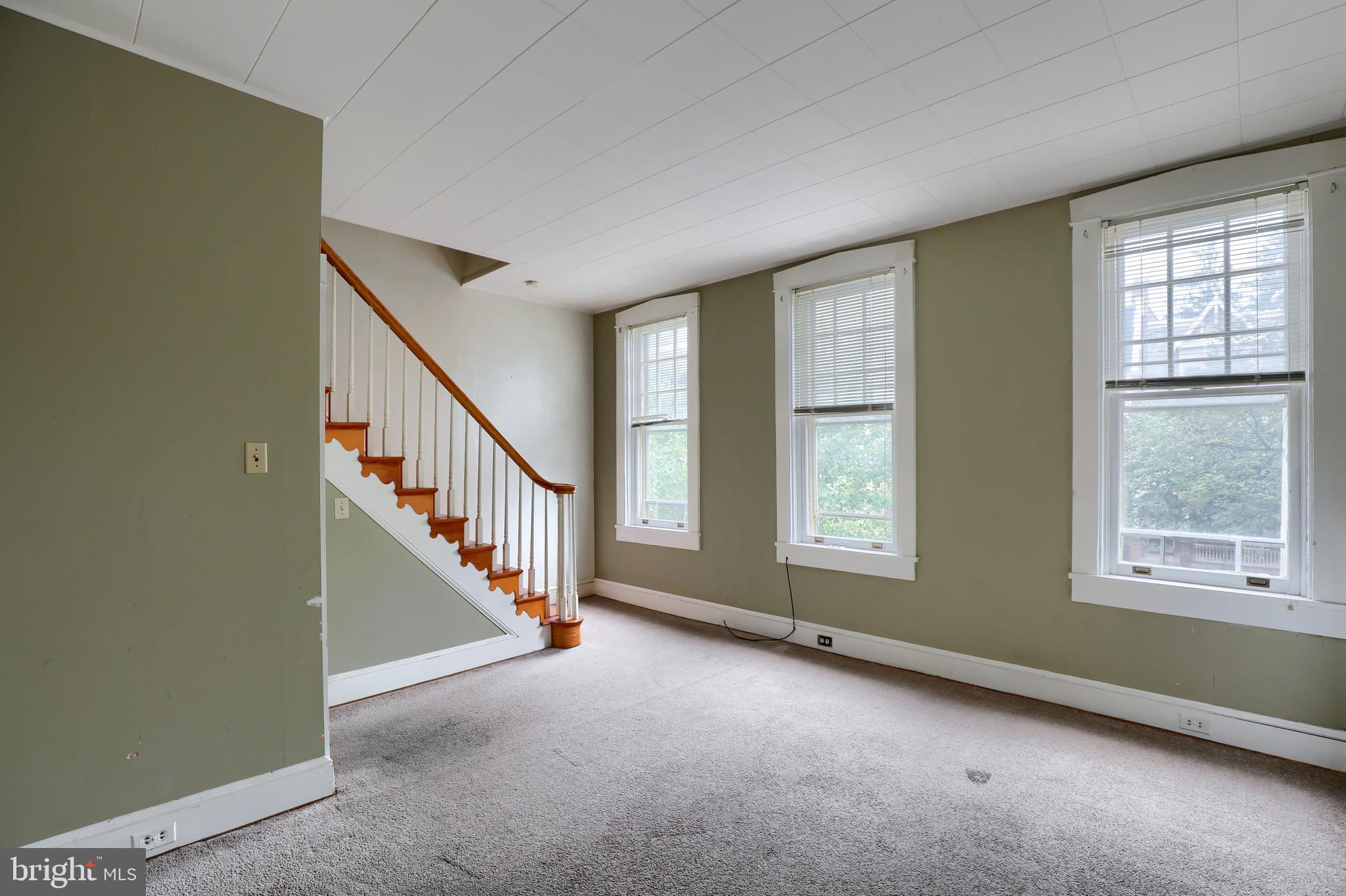 CHESTNUT HILL - Residential Income