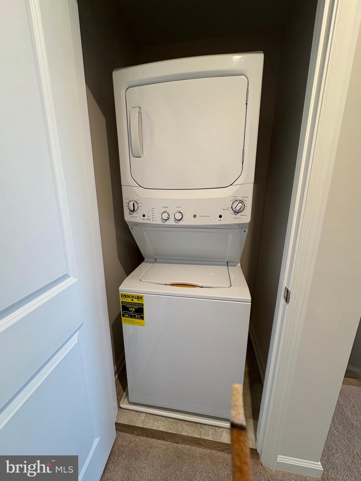 PRESIDENTS POINTE - Residential Lease