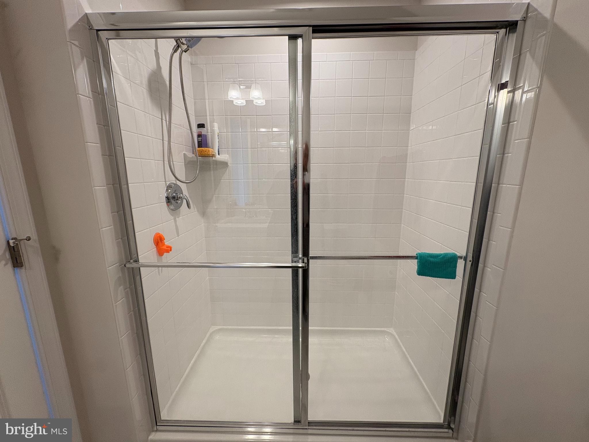 PRESIDENTS POINTE - Residential Lease