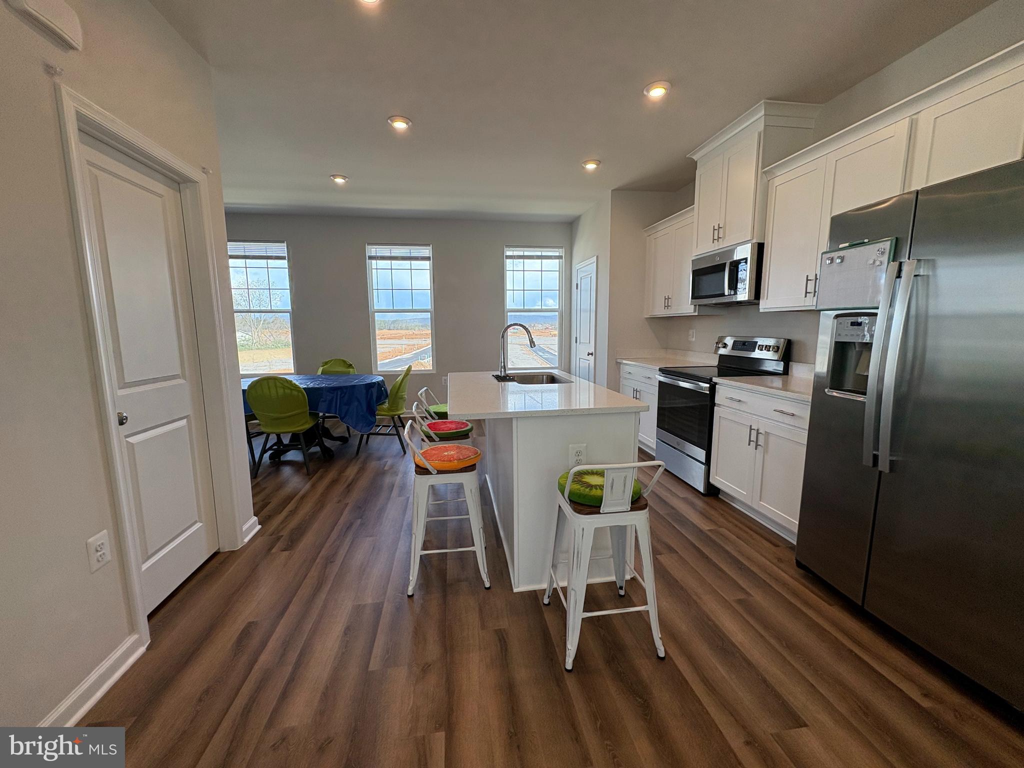 PRESIDENTS POINTE - Residential Lease