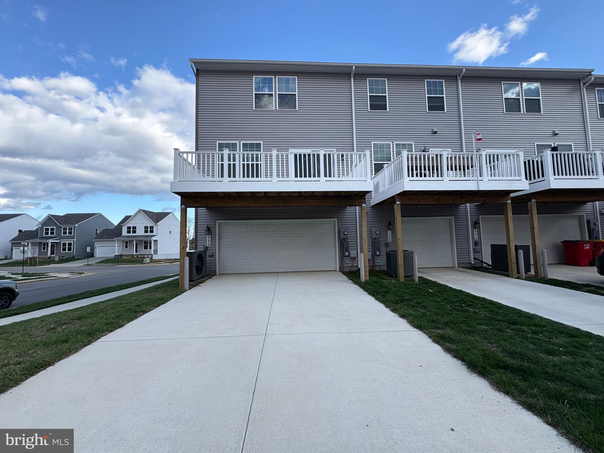 PRESIDENTS POINTE - Residential Lease