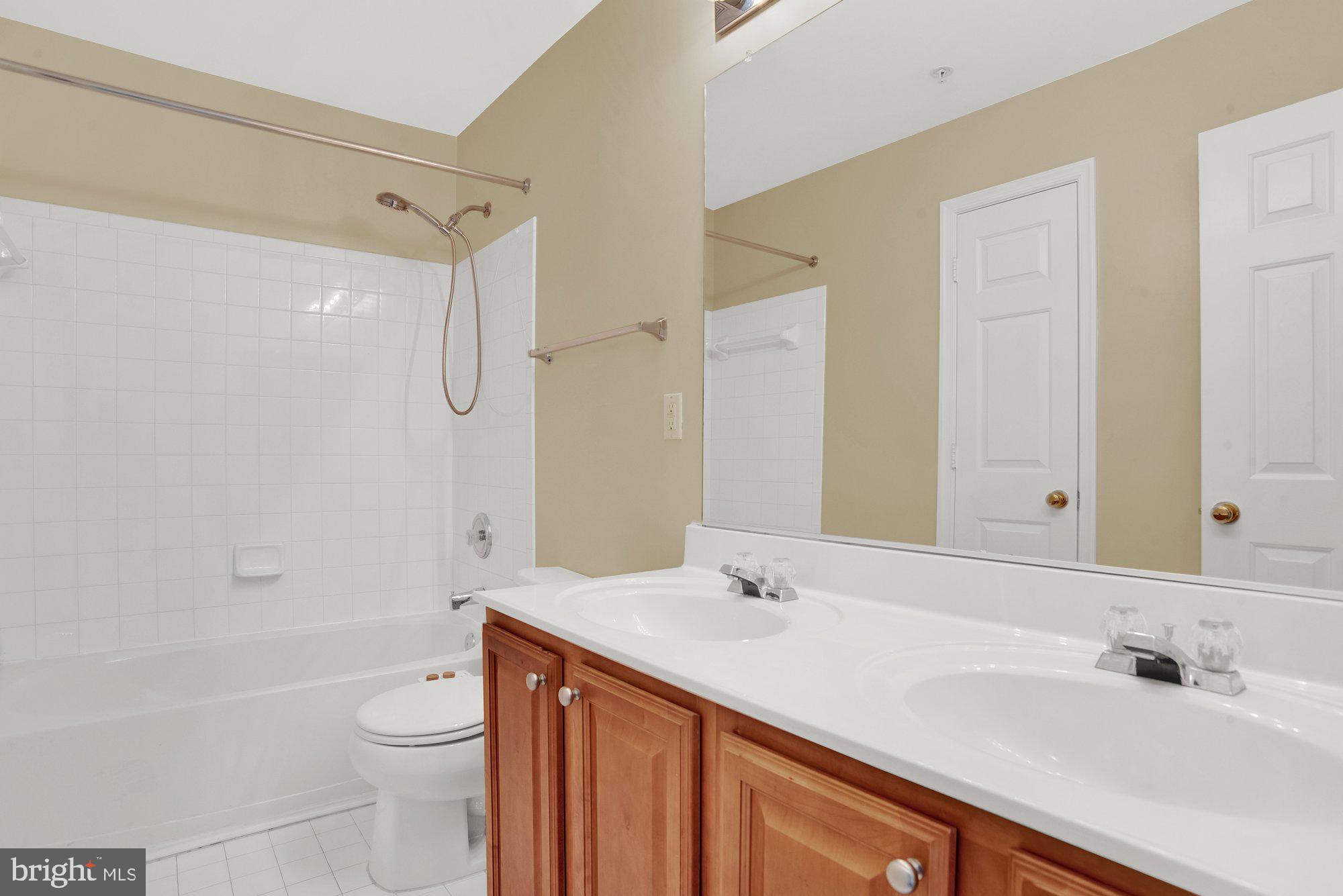 CROFTON FARMS - Residential