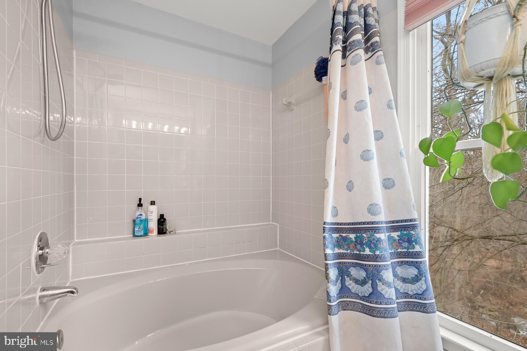 AUTUMN HILL - Residential