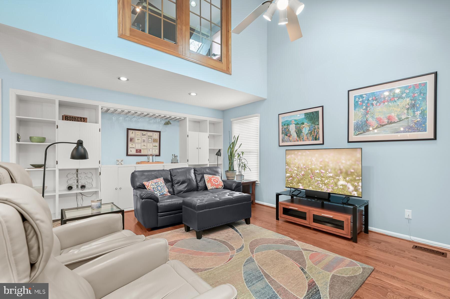 AUTUMN HILL - Residential