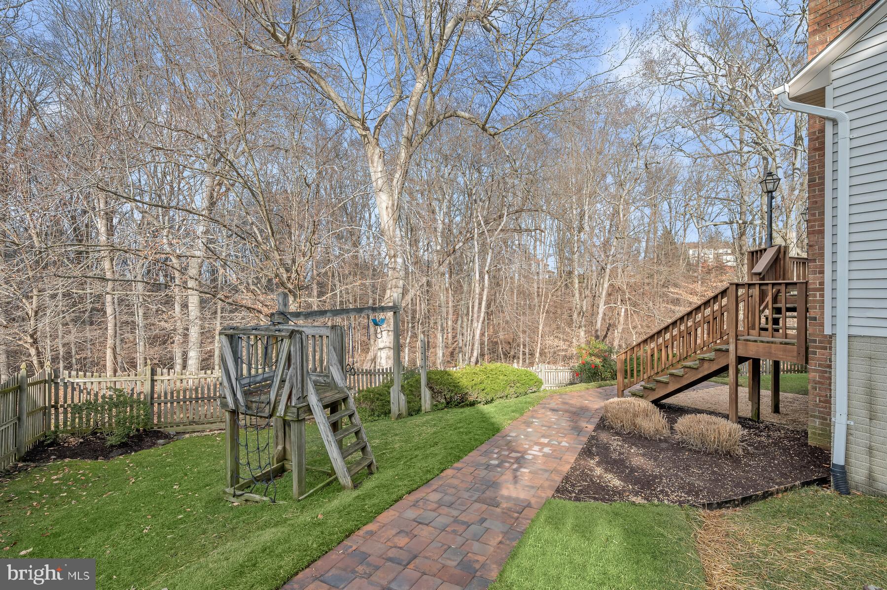 AUTUMN HILL - Residential