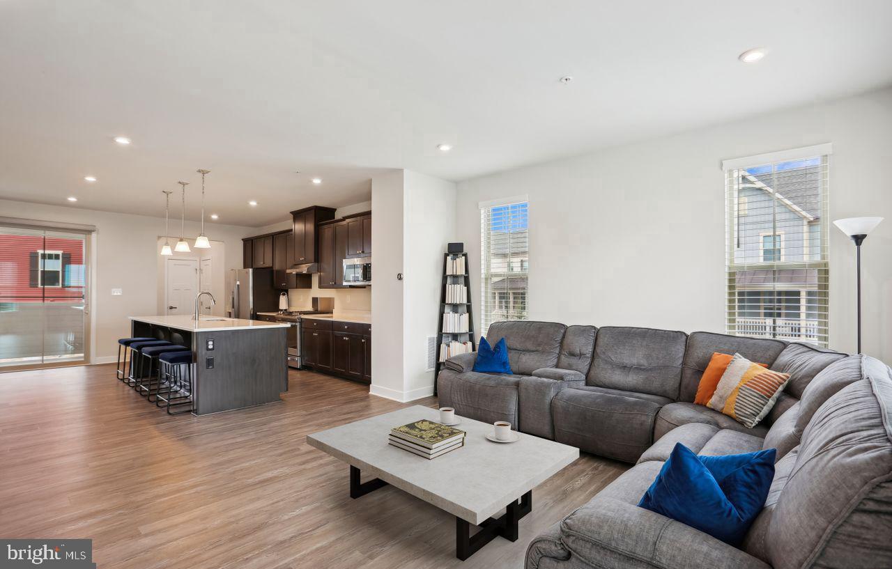 VILLAGES OF URBANA - Residential Lease