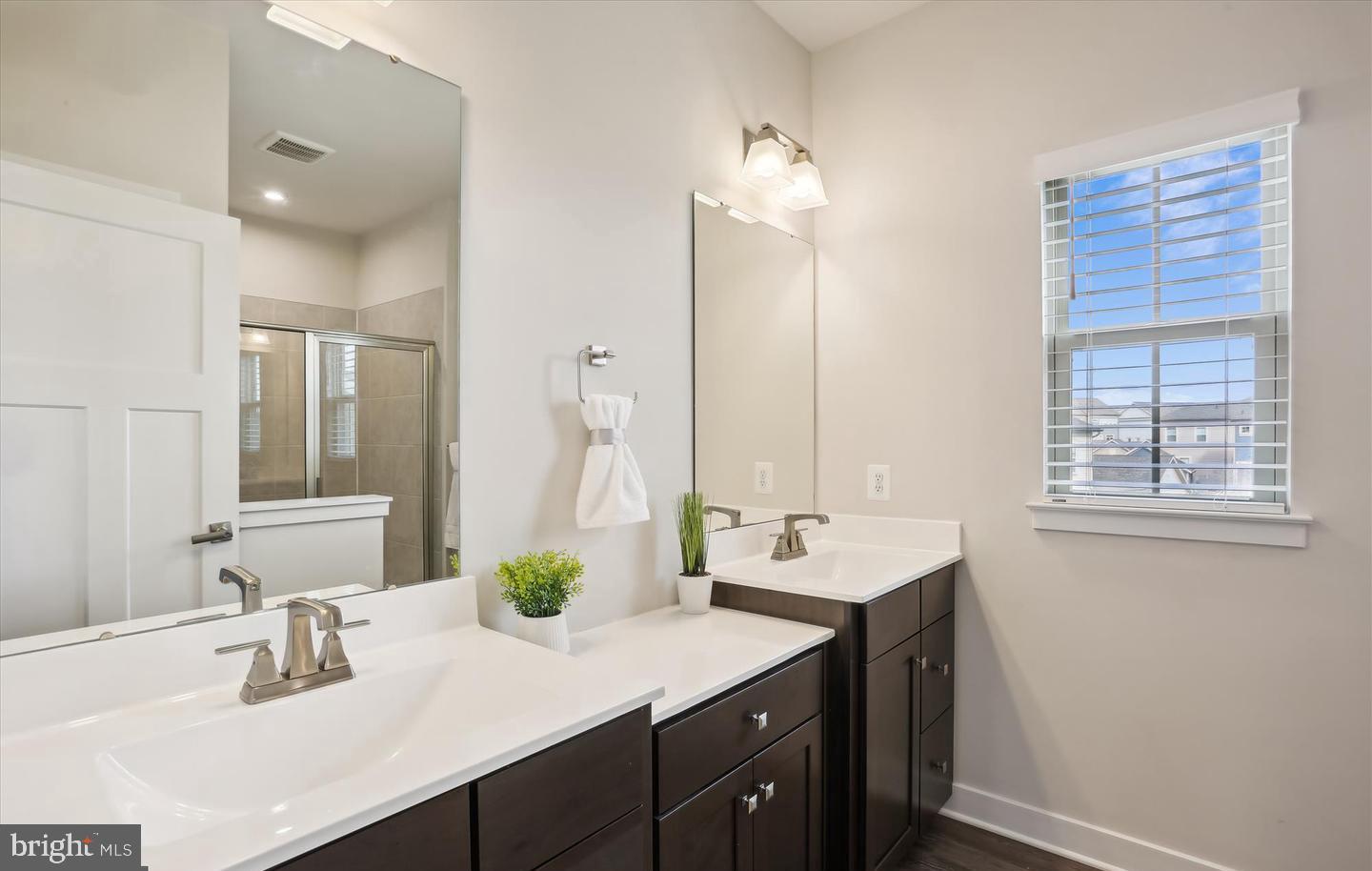 VILLAGES OF URBANA - Residential Lease