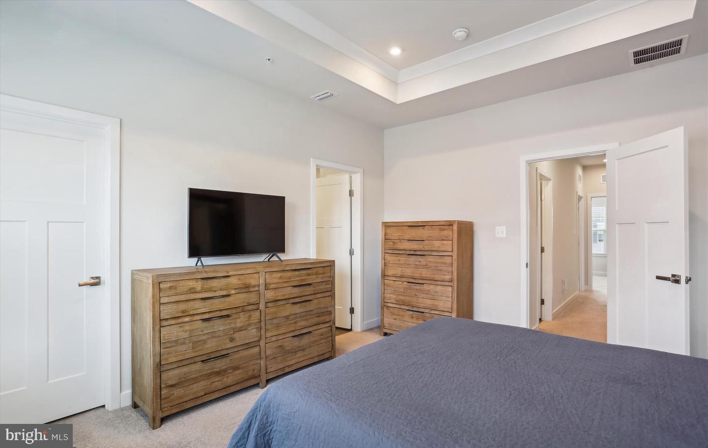 VILLAGES OF URBANA - Residential Lease