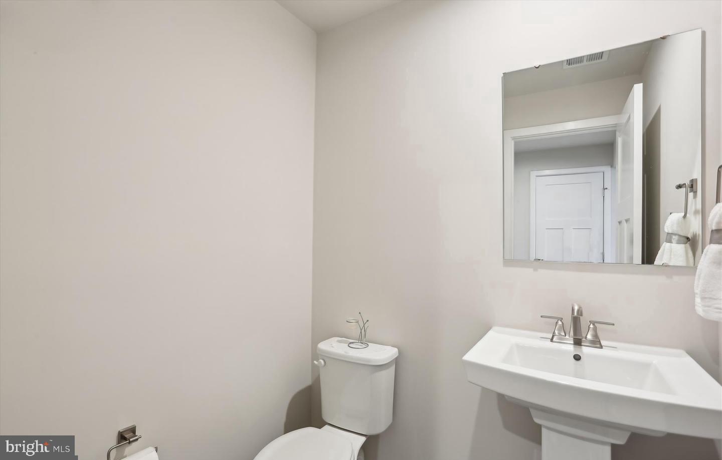 VILLAGES OF URBANA - Residential Lease