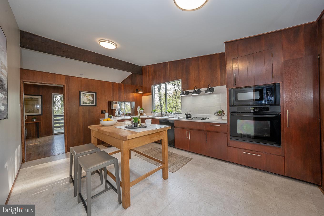 VALLEY FORGE MTN - Residential