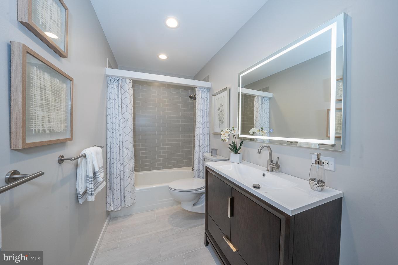 VALLEY FORGE MTN - Residential