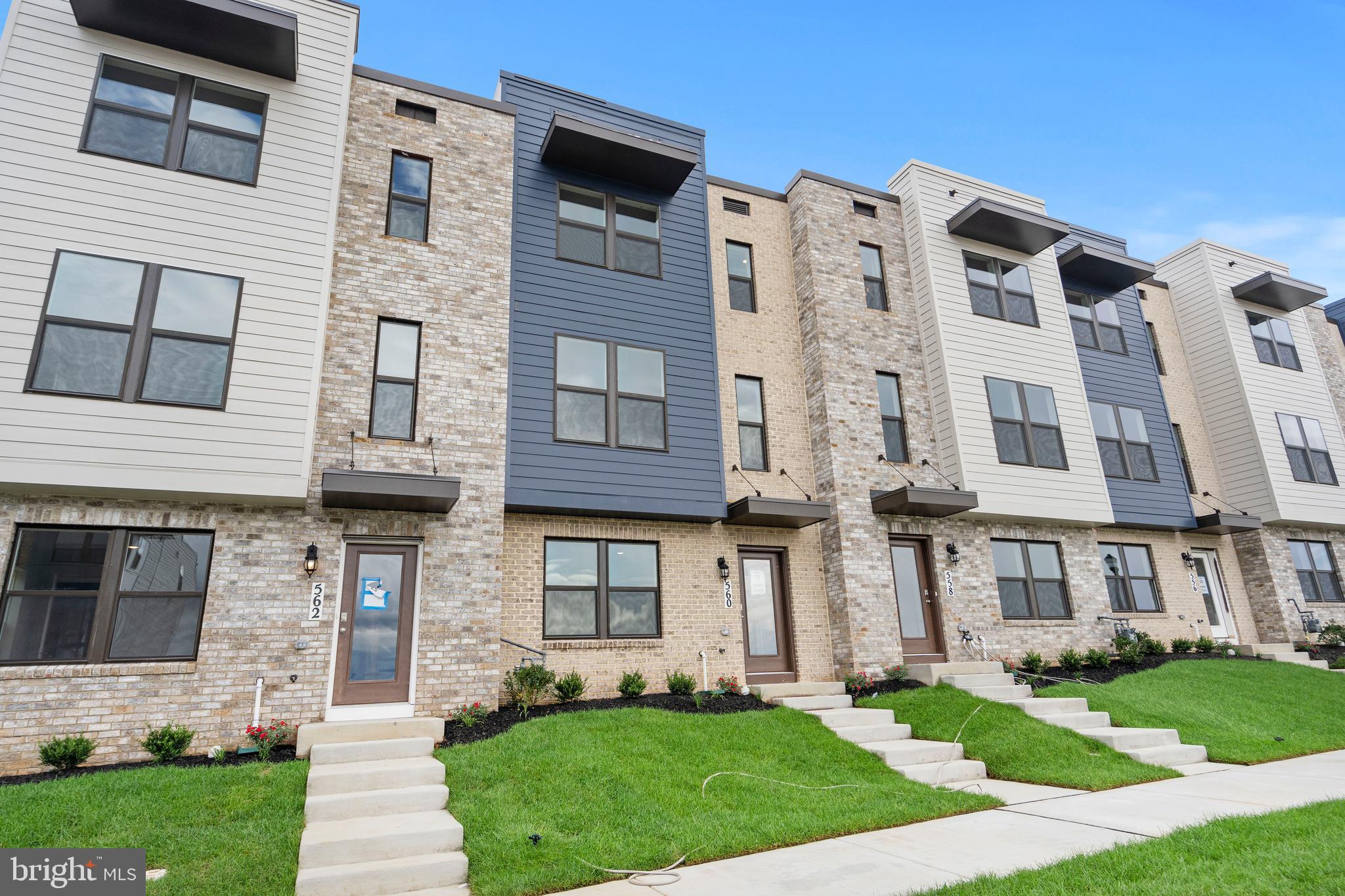 RENN QUARTER - Residential Lease