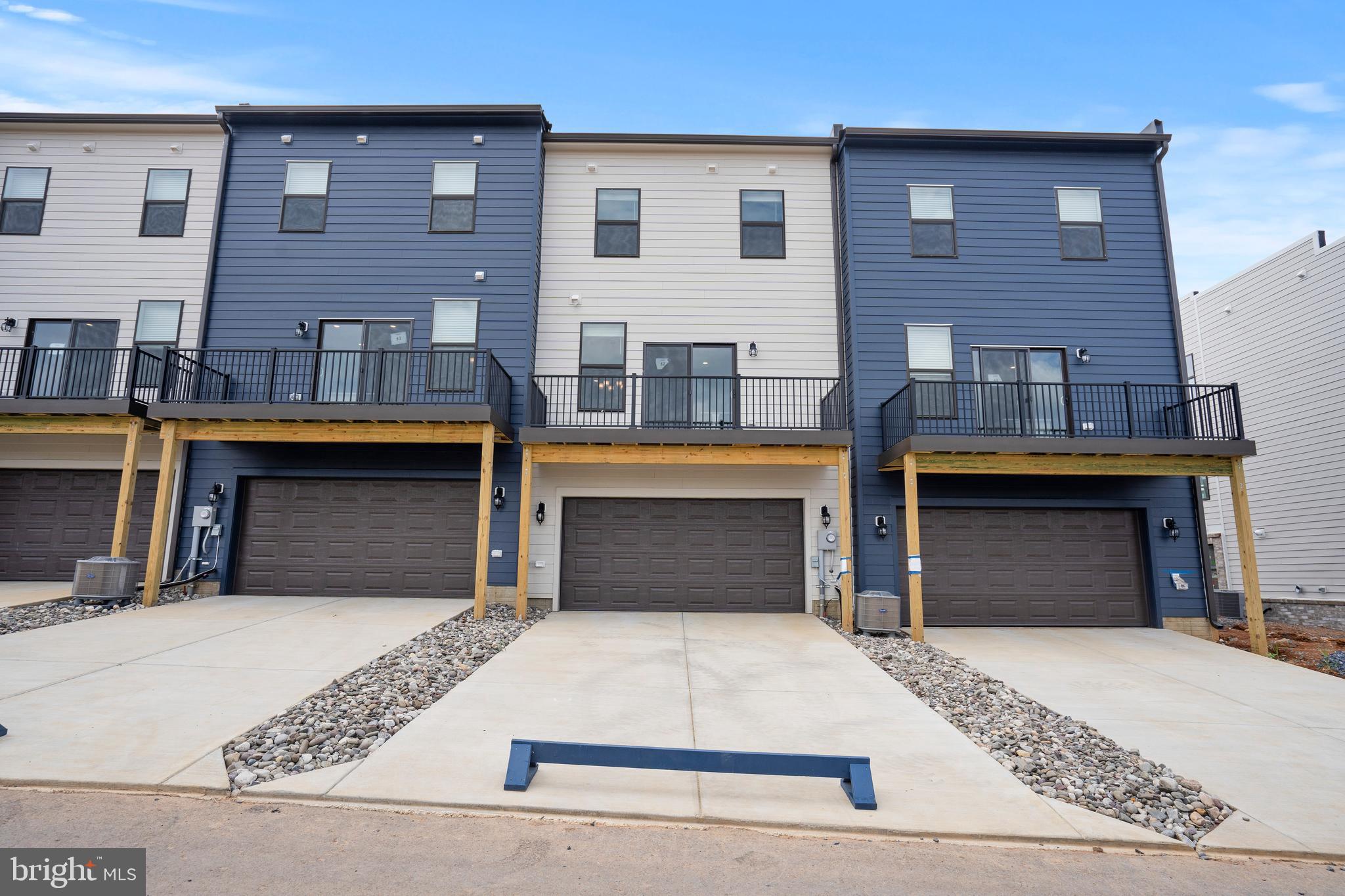 RENN QUARTER - Residential Lease