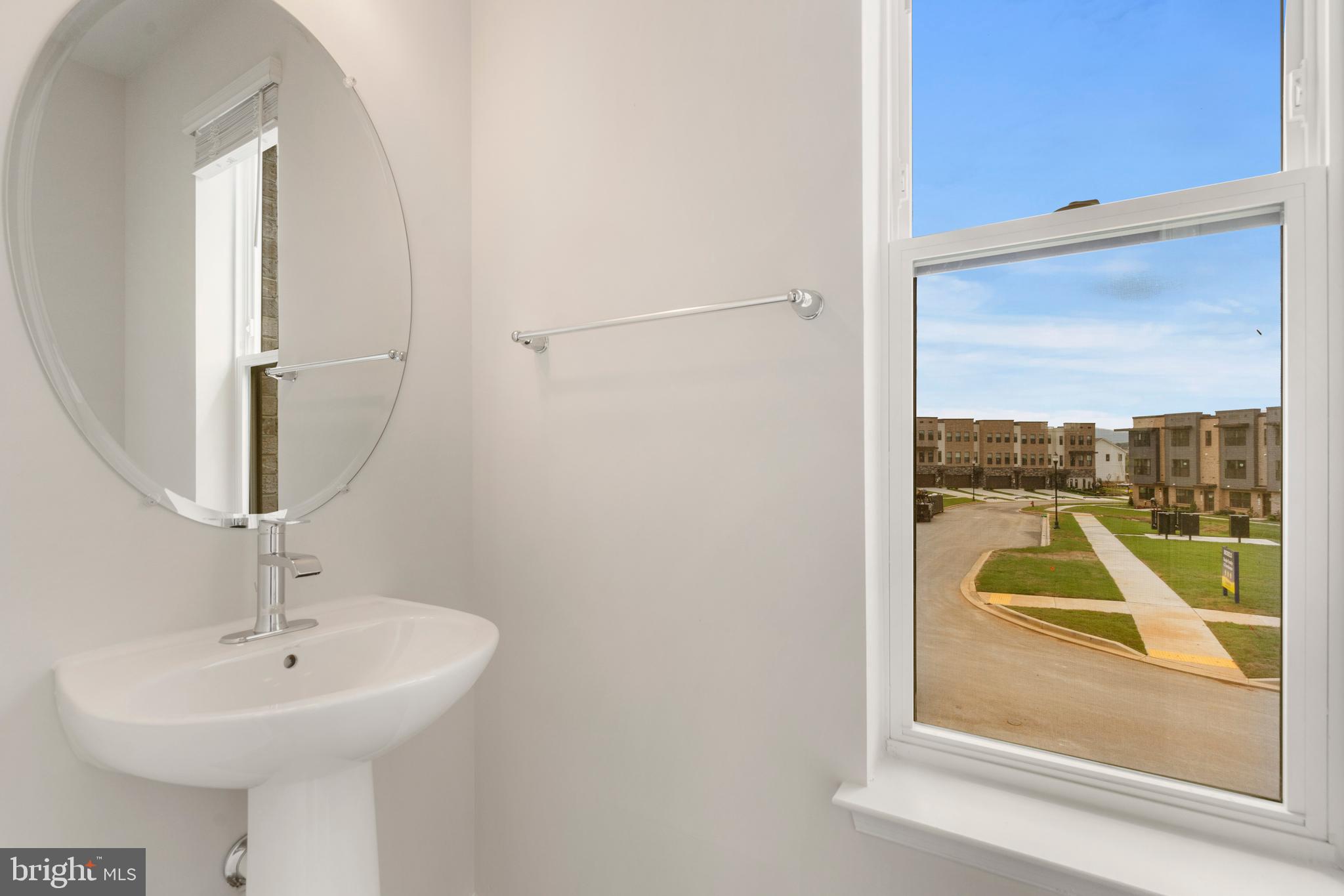 RENN QUARTER - Residential Lease