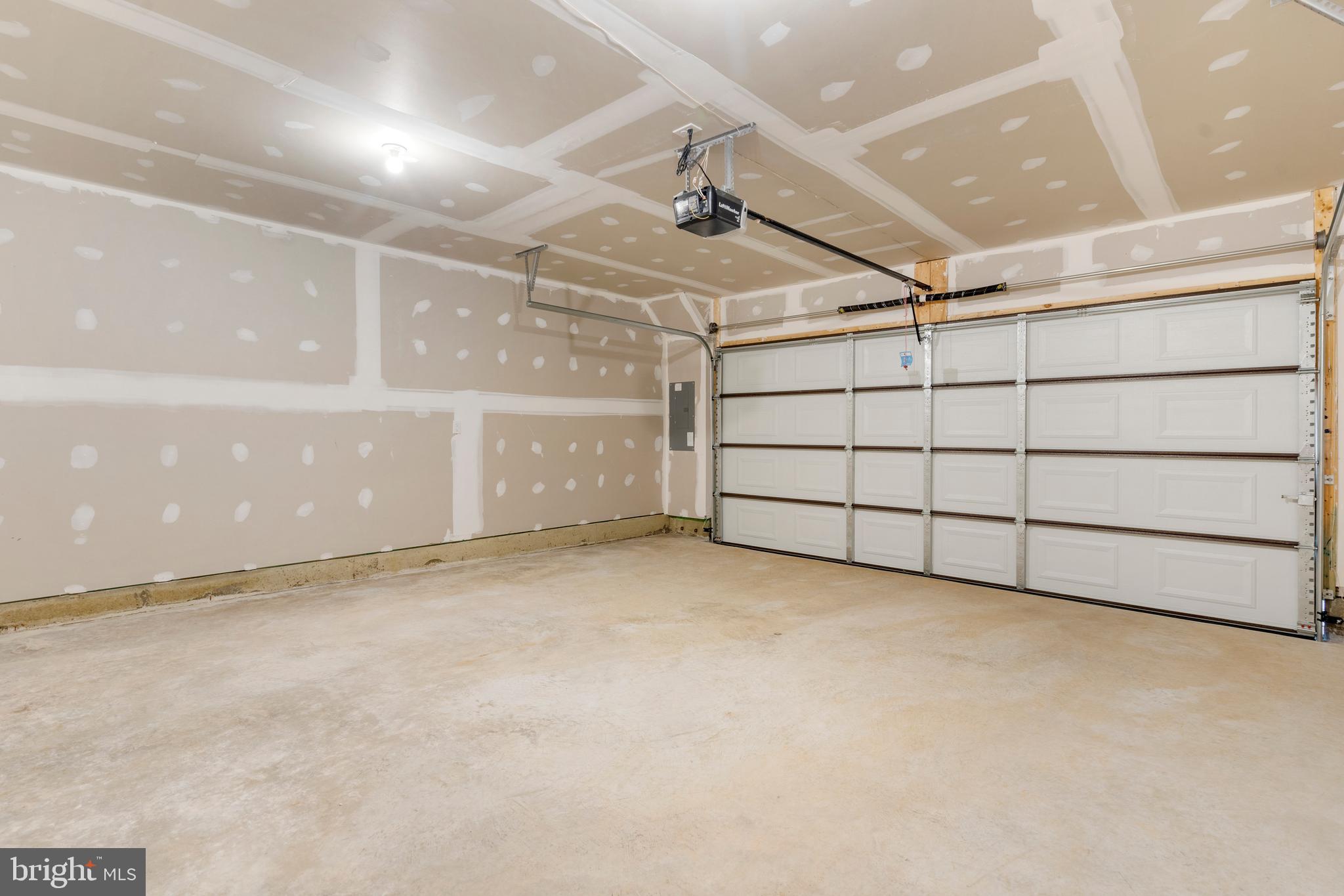 RENN QUARTER - Residential Lease