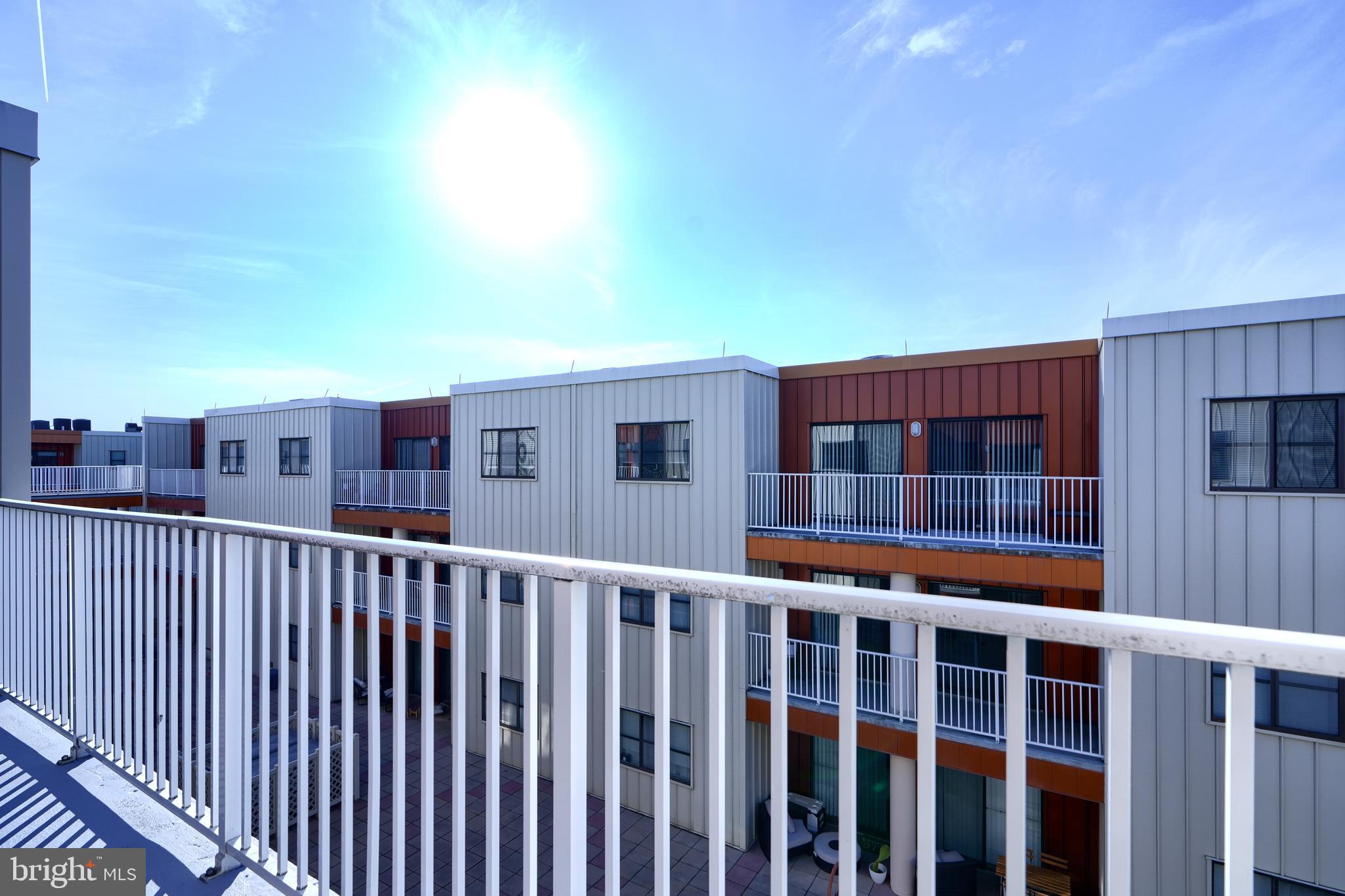 LIGHTHOUSE POINT EAST - Residential