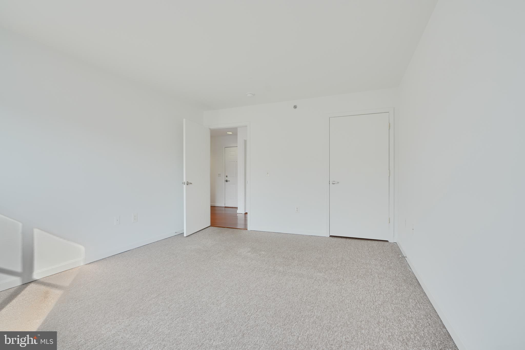 LIGHTHOUSE POINT EAST - Residential