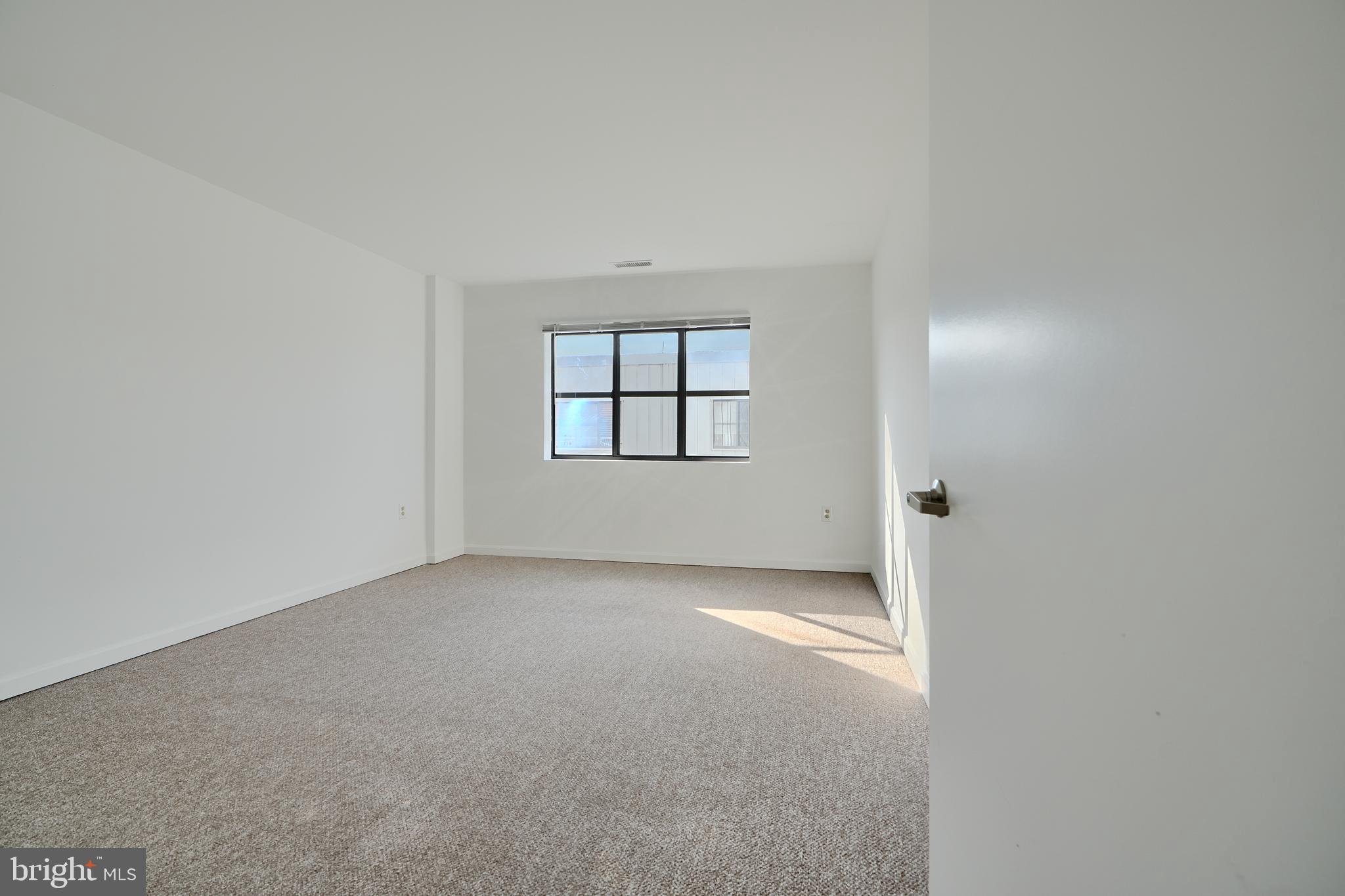 LIGHTHOUSE POINT EAST - Residential