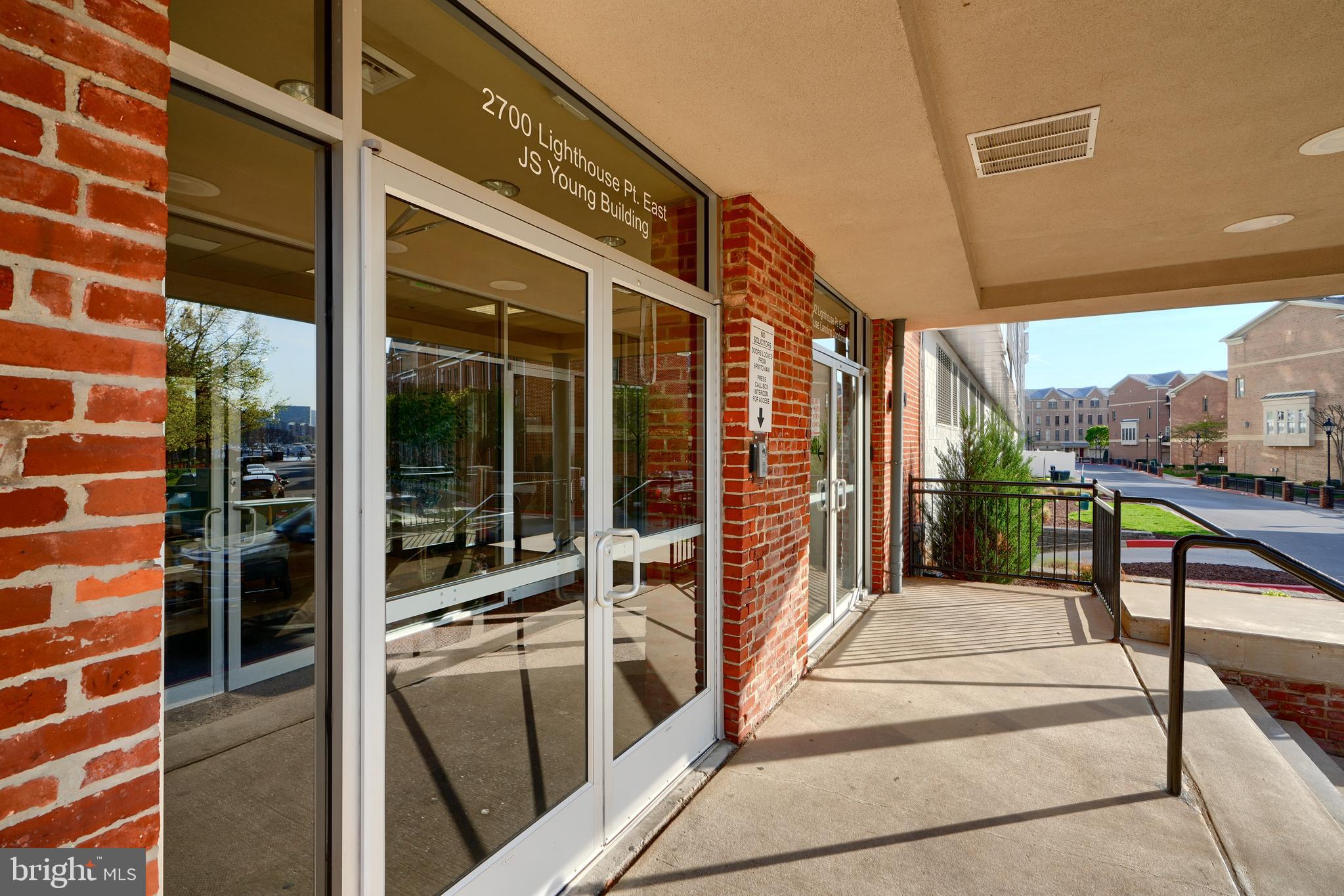 LIGHTHOUSE POINT EAST - Residential