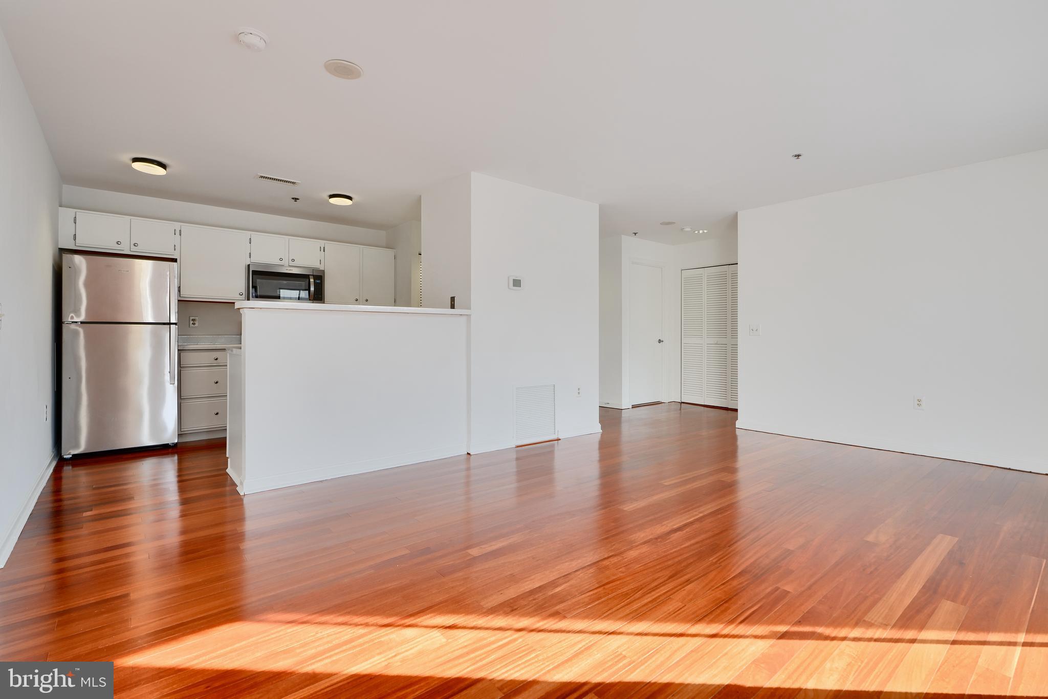 LIGHTHOUSE POINT EAST - Residential