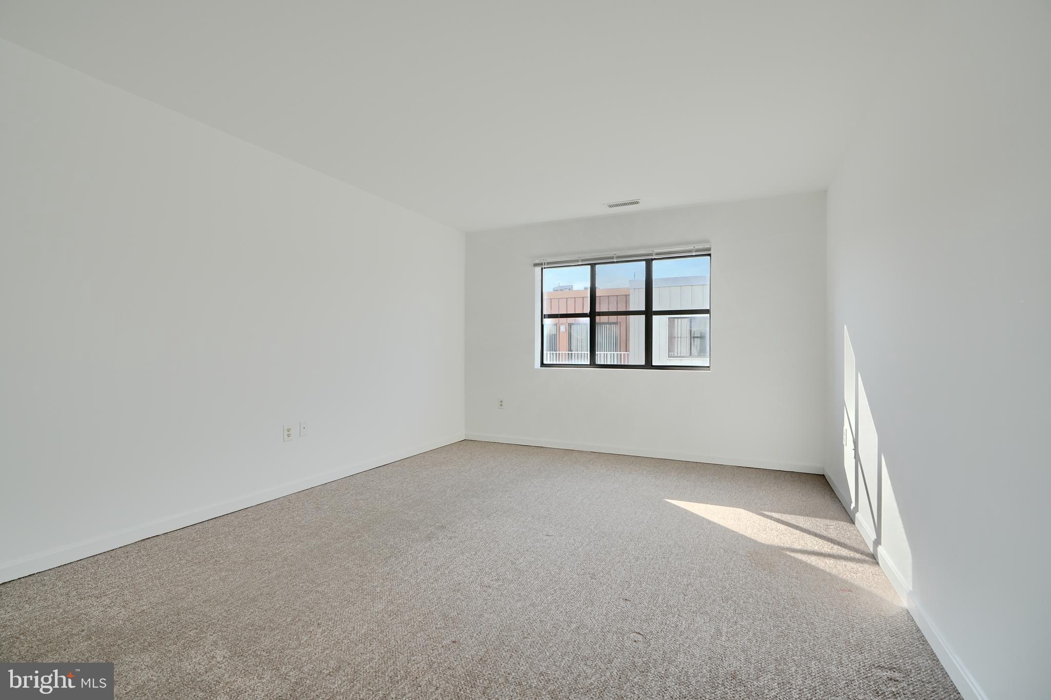 LIGHTHOUSE POINT EAST - Residential