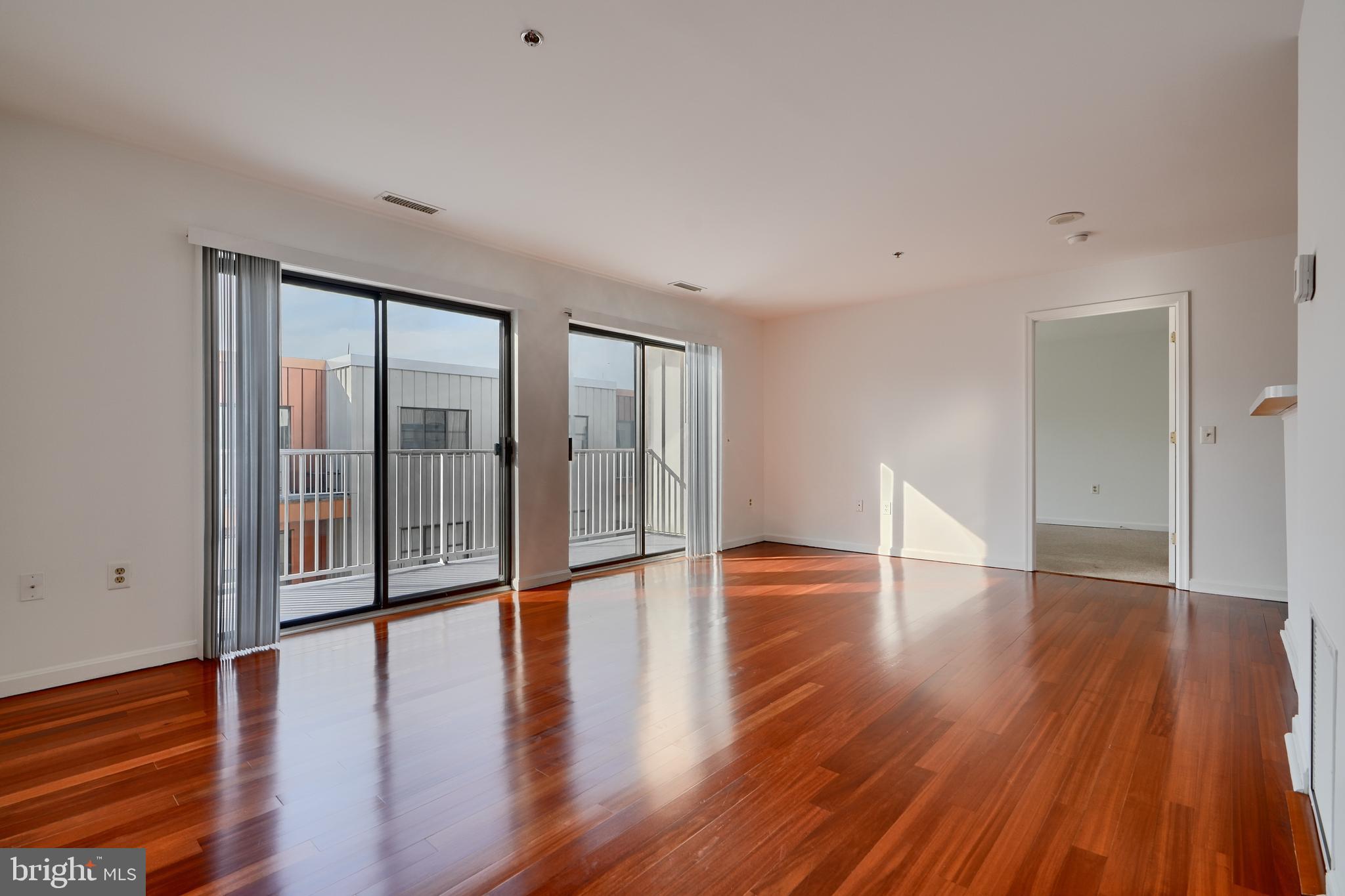 LIGHTHOUSE POINT EAST - Residential