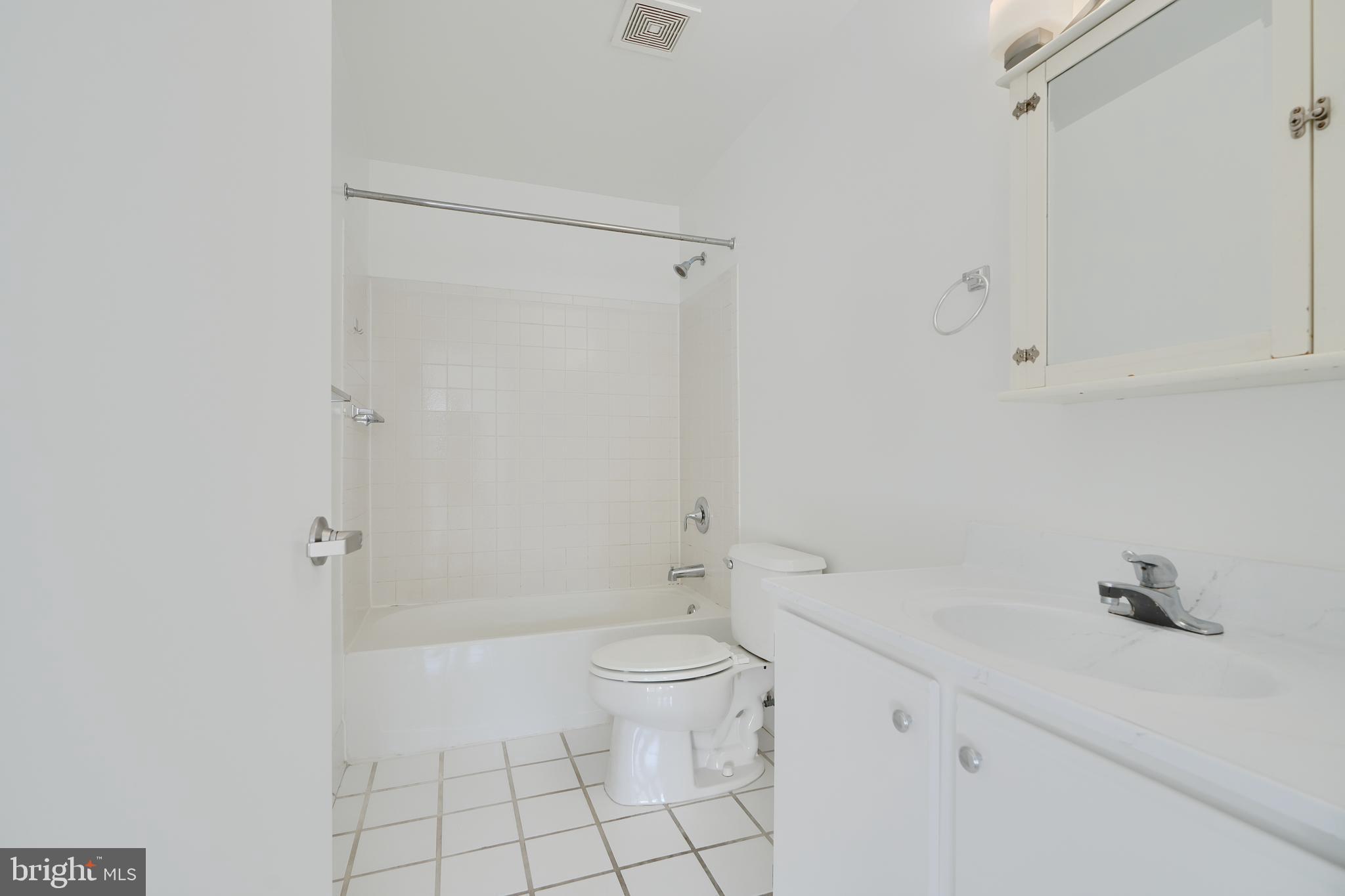 LIGHTHOUSE POINT EAST - Residential