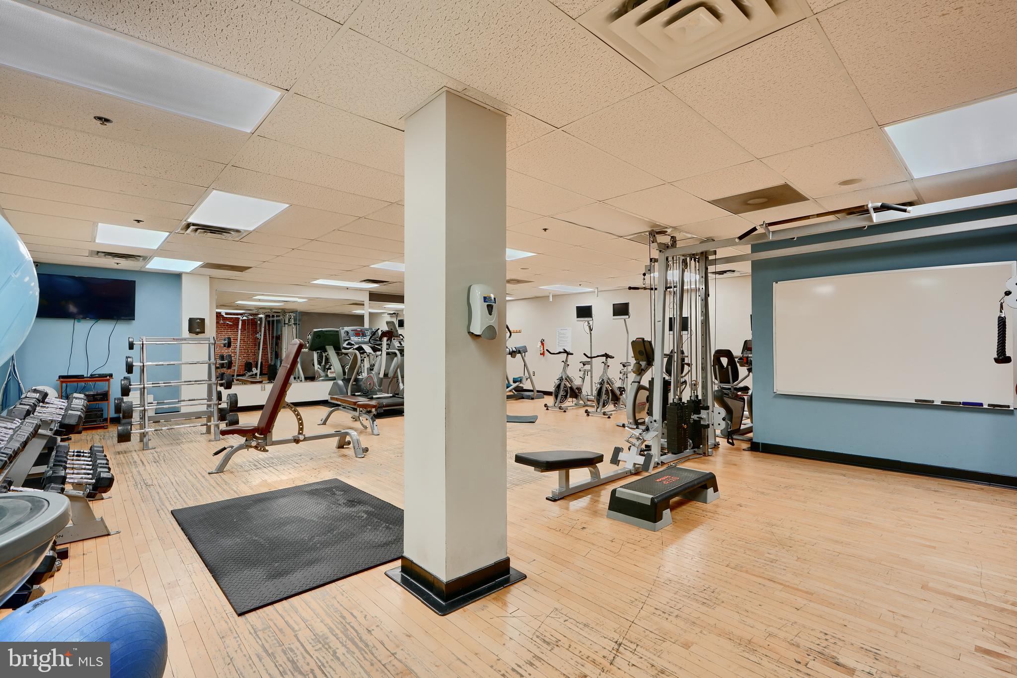 LIGHTHOUSE POINT EAST - Residential