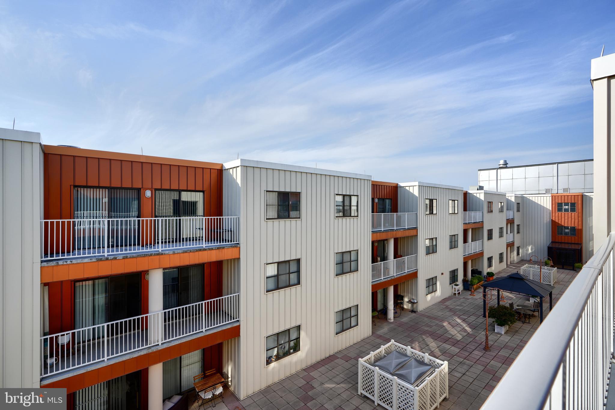 LIGHTHOUSE POINT EAST - Residential