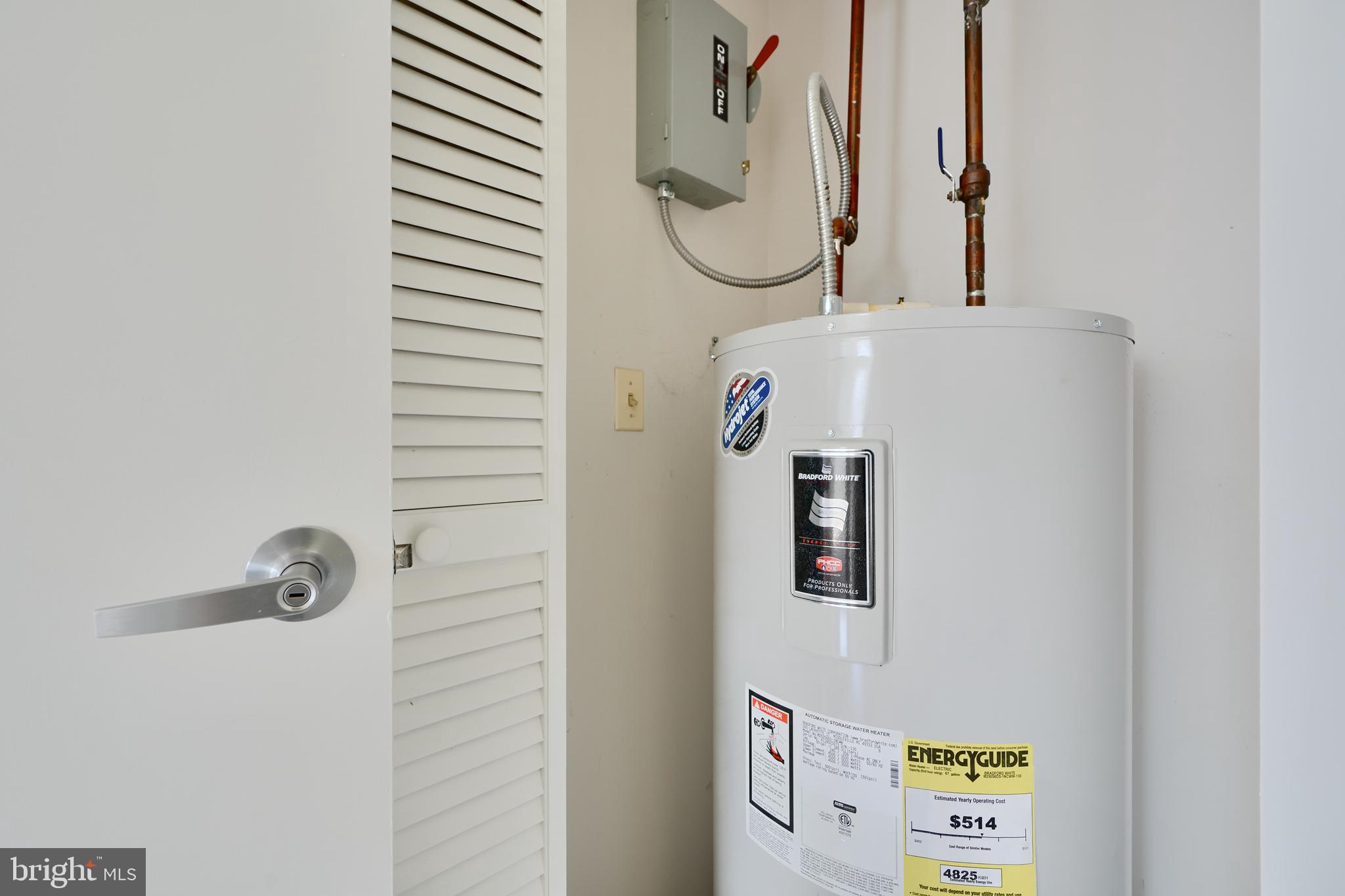 LIGHTHOUSE POINT EAST - Residential