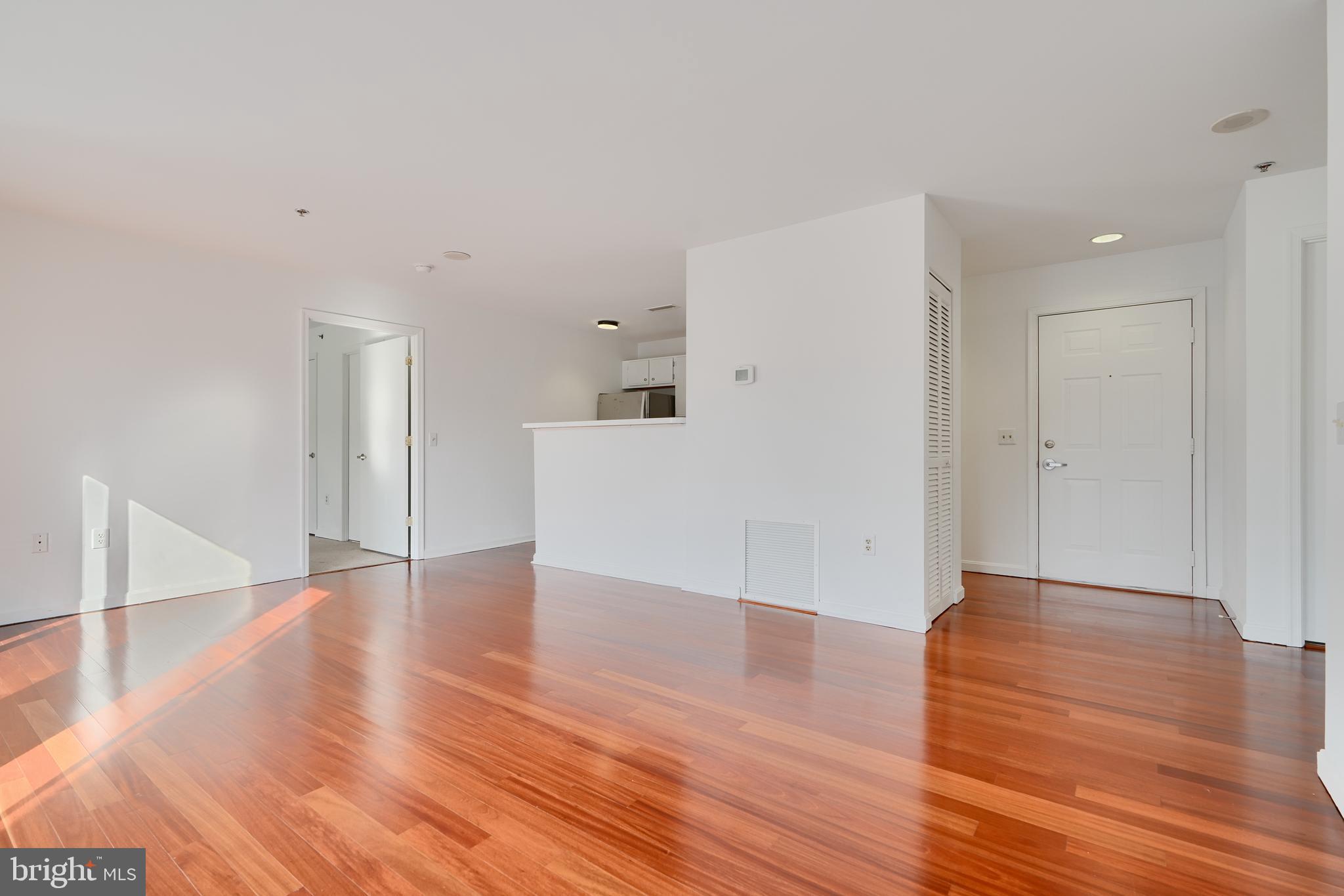 LIGHTHOUSE POINT EAST - Residential