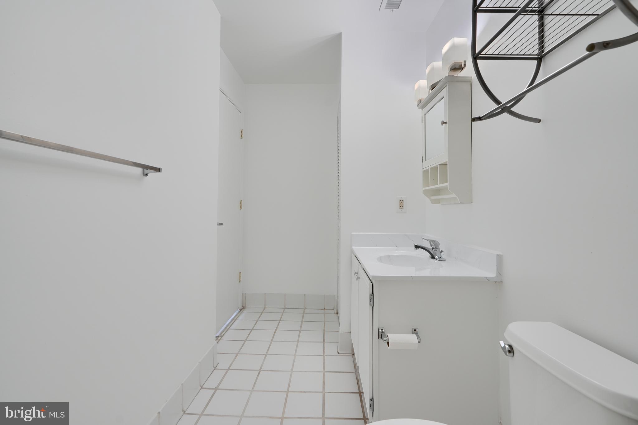 LIGHTHOUSE POINT EAST - Residential