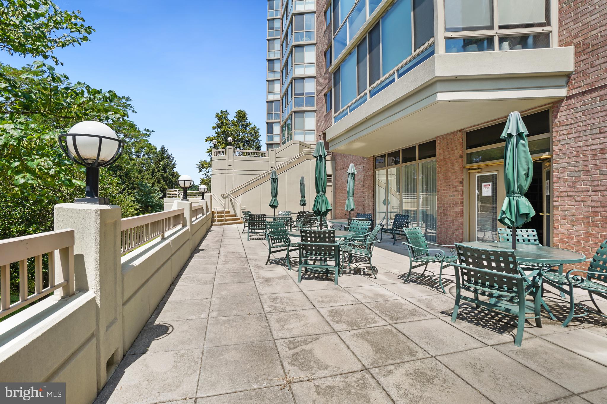 LEISURE WORLD - Residential