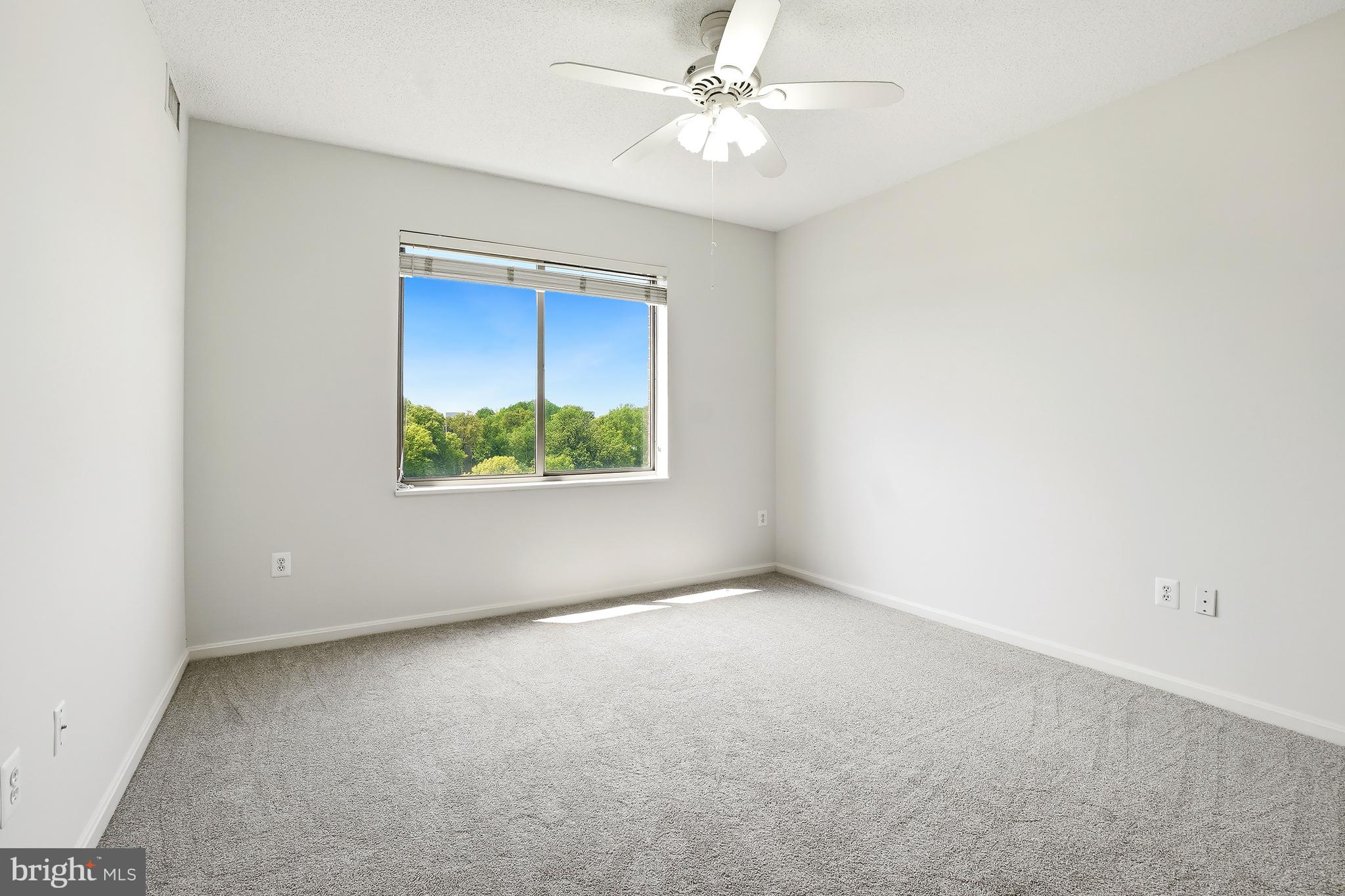 LEISURE WORLD - Residential