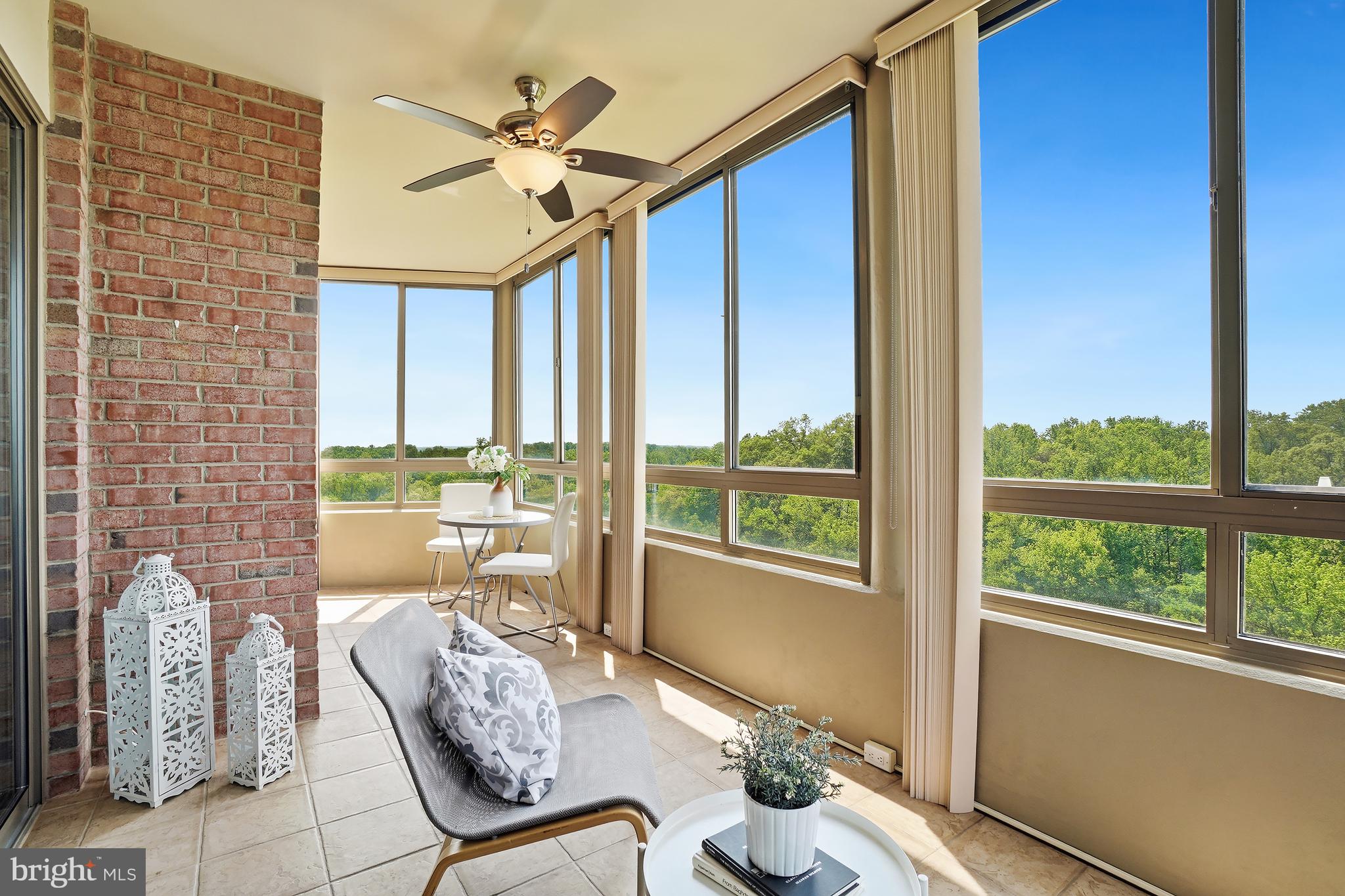 LEISURE WORLD - Residential