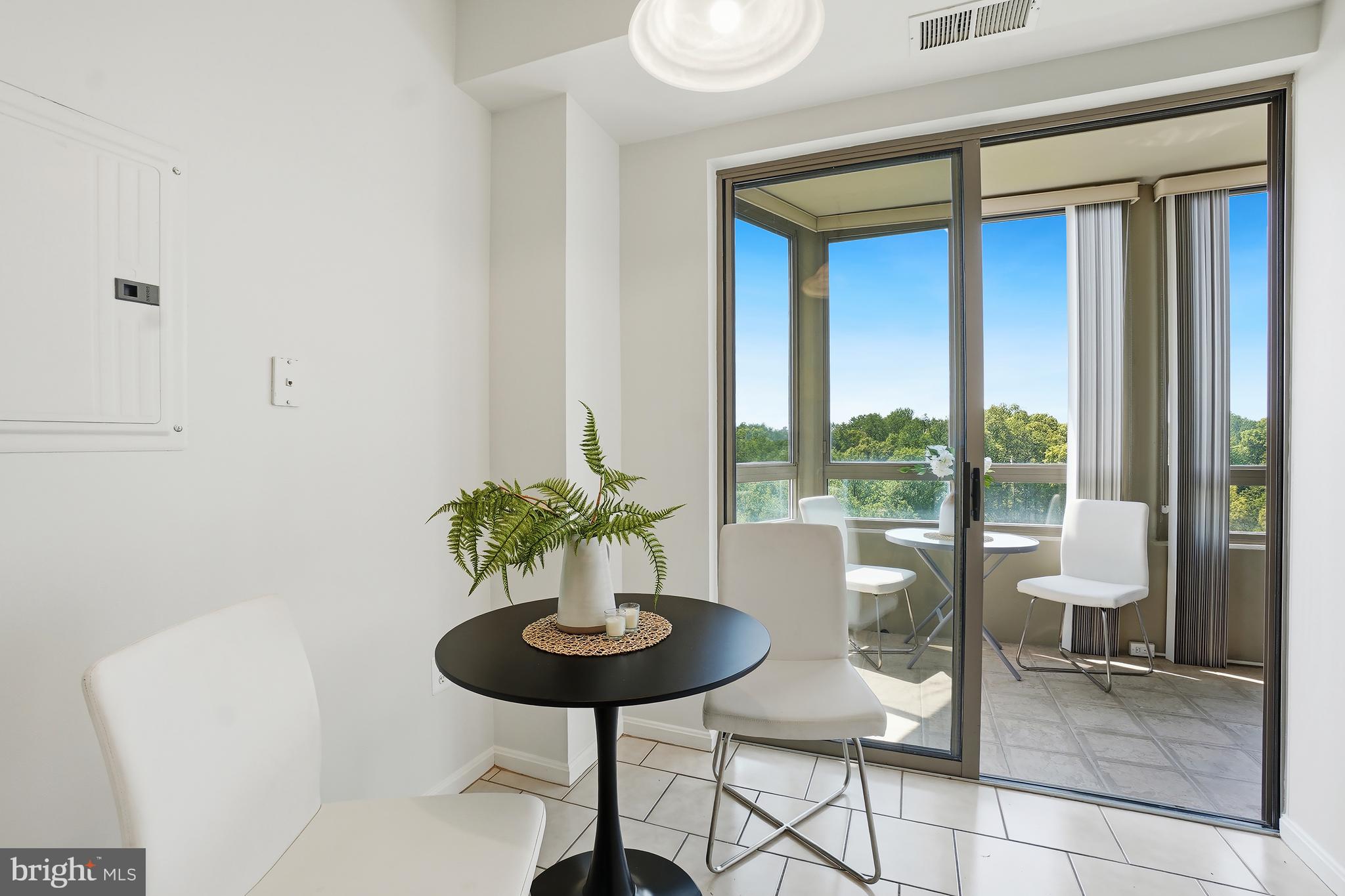 LEISURE WORLD - Residential