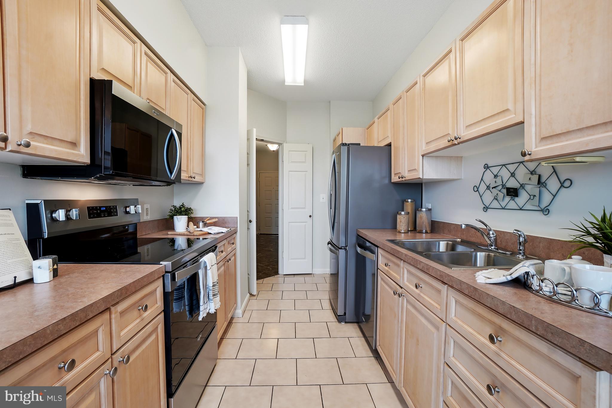 LEISURE WORLD - Residential
