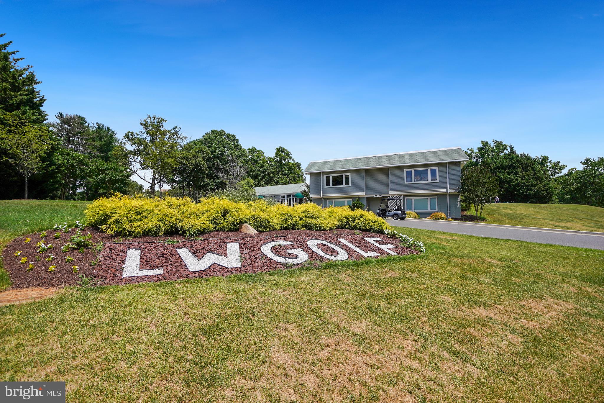 LEISURE WORLD - Residential