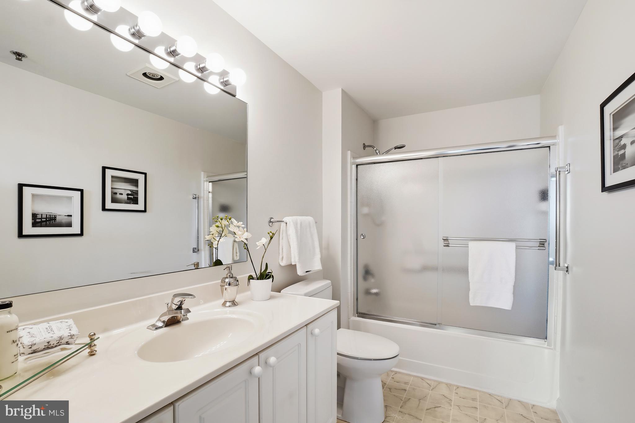 LEISURE WORLD - Residential