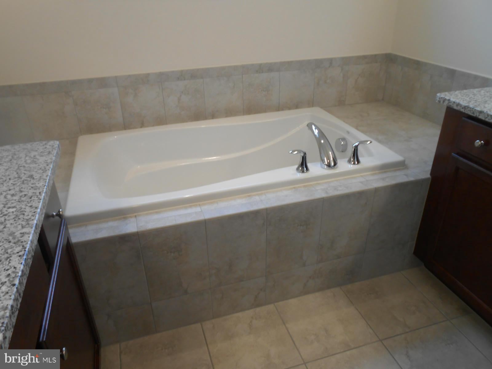 BRAMBLETON LANDBAY 3 - Residential Lease